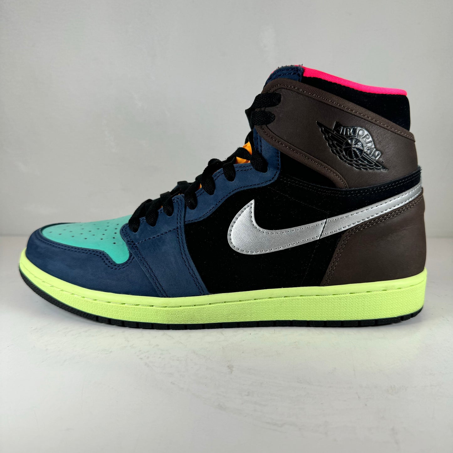 555088 201 Jordan 1 Tokyo Bio Hack [USED] - 11 M (Used)