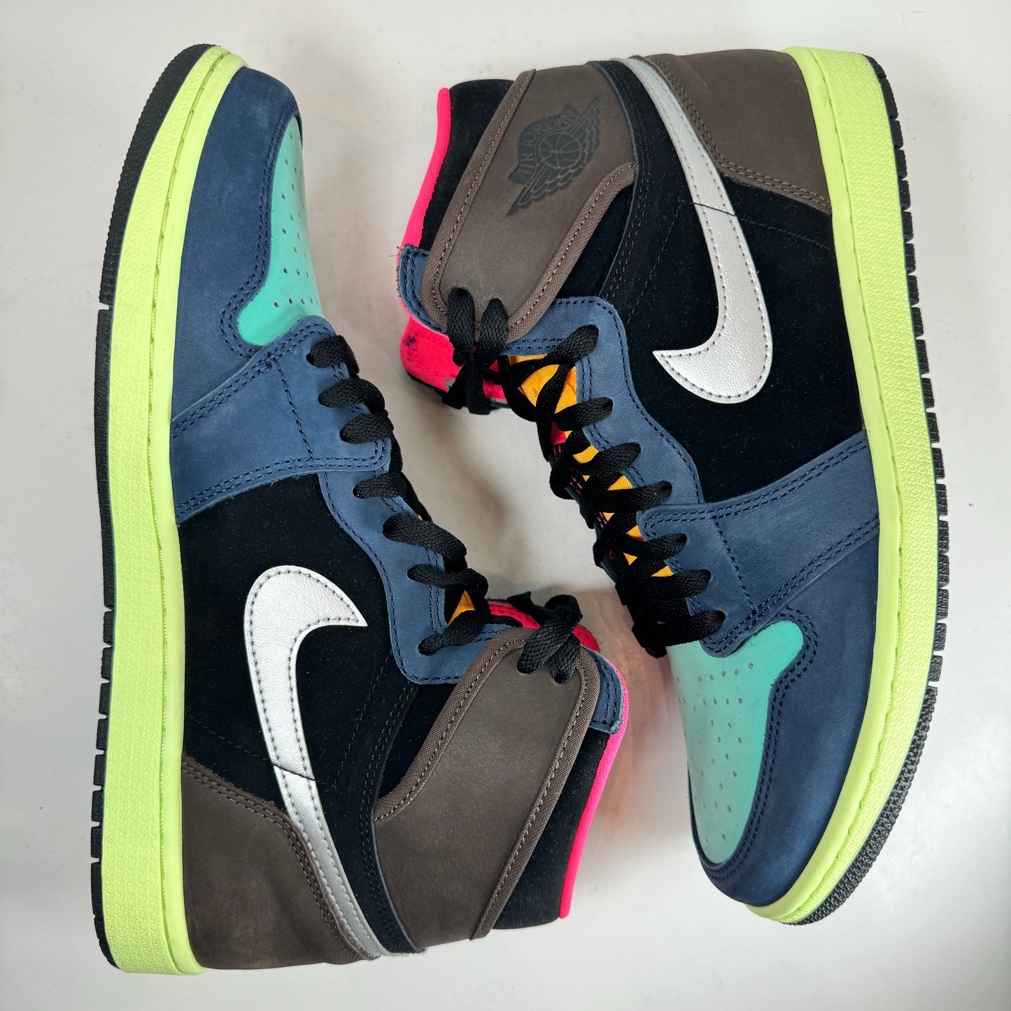 555088 201 Jordan 1 Tokyo Bio Hack [USED] - 11 M (Used)
