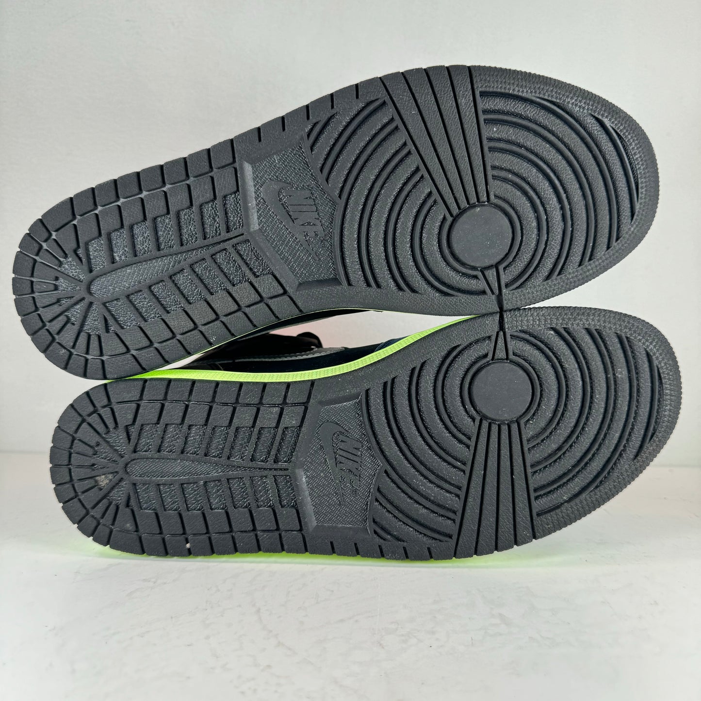 555088 201 Jordan 1 Tokyo Bio Hack [USED] - 11 M (Used)
