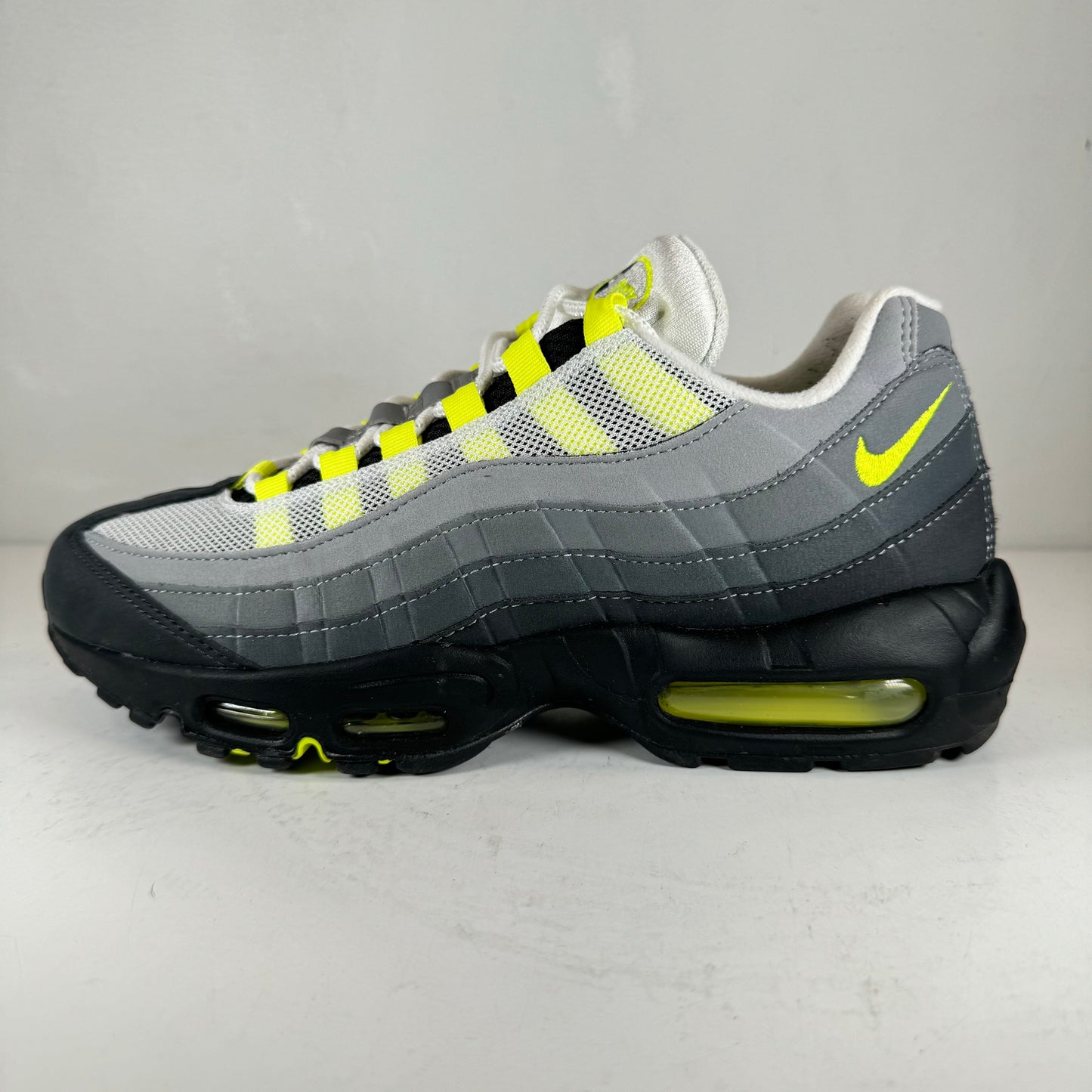 CT1689 001 Nike Air Max 95 OG Neon (2020) [USED] - 8 M (VNDS)