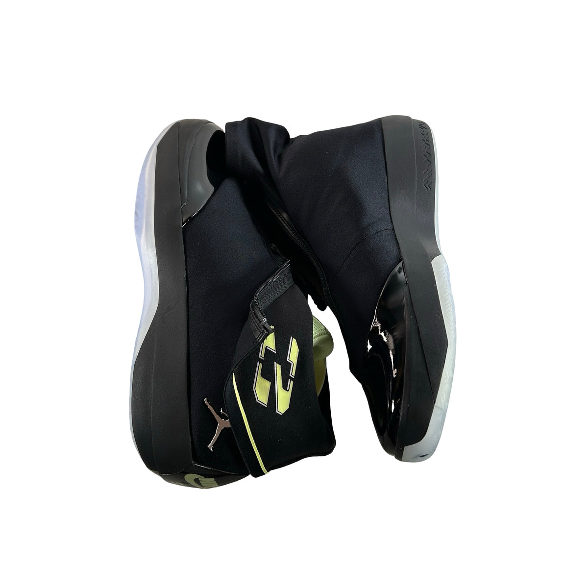 IR2084 001 Air Jordan 40-28 Black Volt