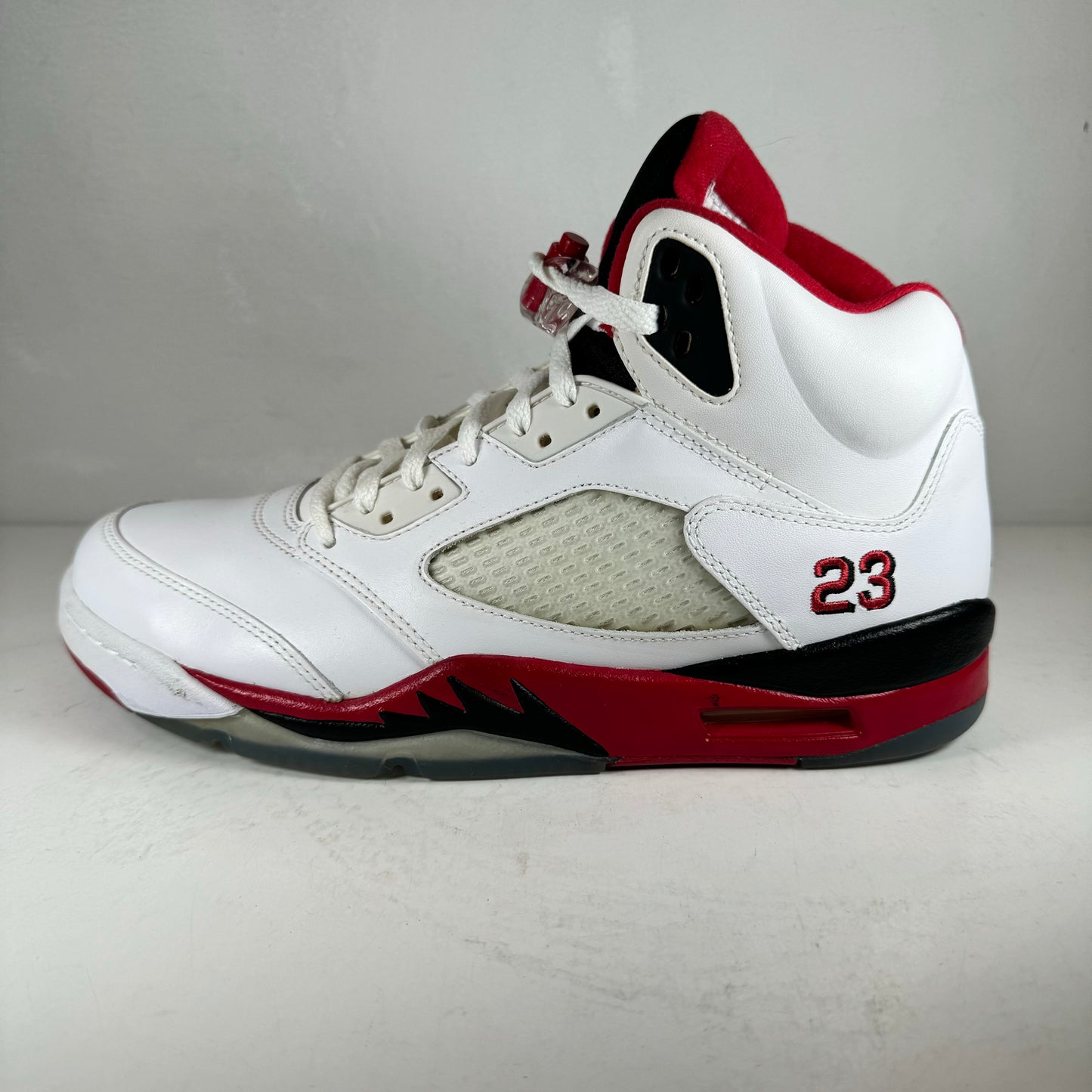 136027 120 Jordan 5 Retro Fire Red Black Tongue (2013) [USED] - 9.5 M (Used) (No Box)
