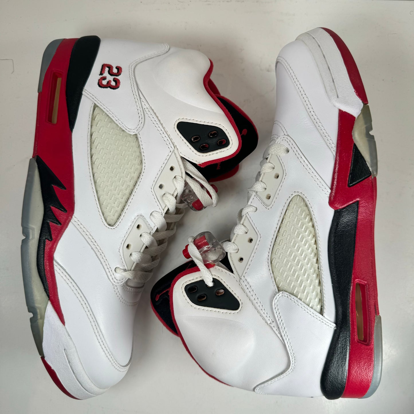 136027 120 Jordan 5 Retro Fire Red Black Tongue (2013) [USED] - 9.5 M (Used) (No Box)