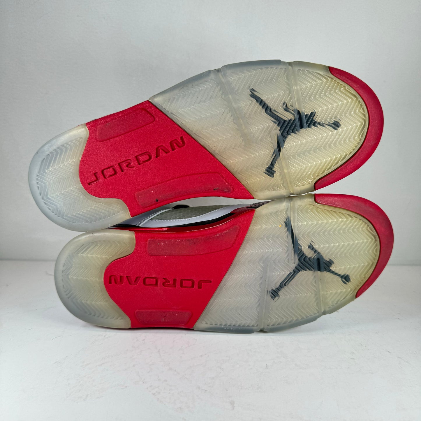 136027 120 Jordan 5 Retro Fire Red Black Tongue (2013) [USED] - 9.5 M (Used) (No Box)