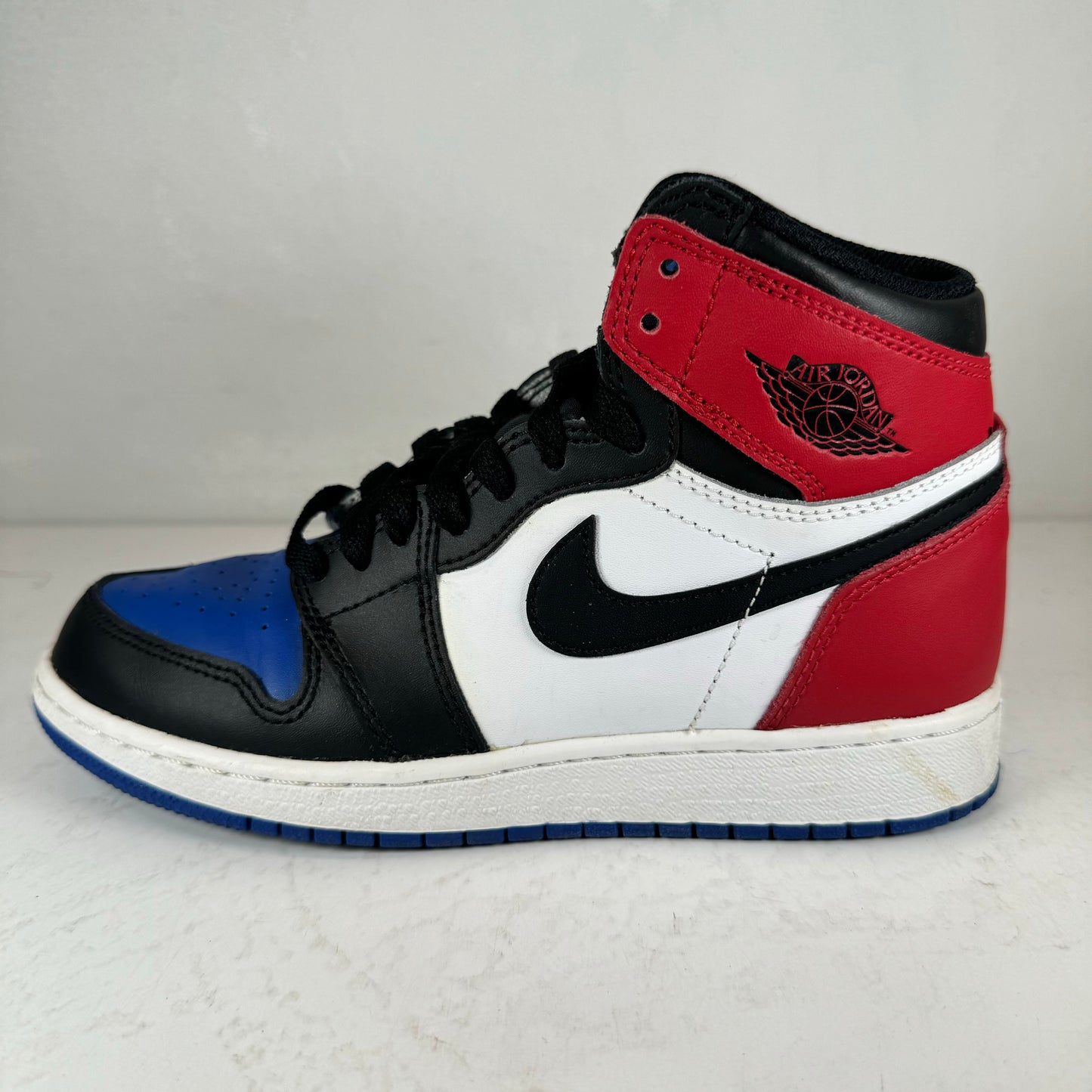 575441 026 Jordan 1 Retro Top 3 (GS) [USED] - 3.5 Y (Used)
