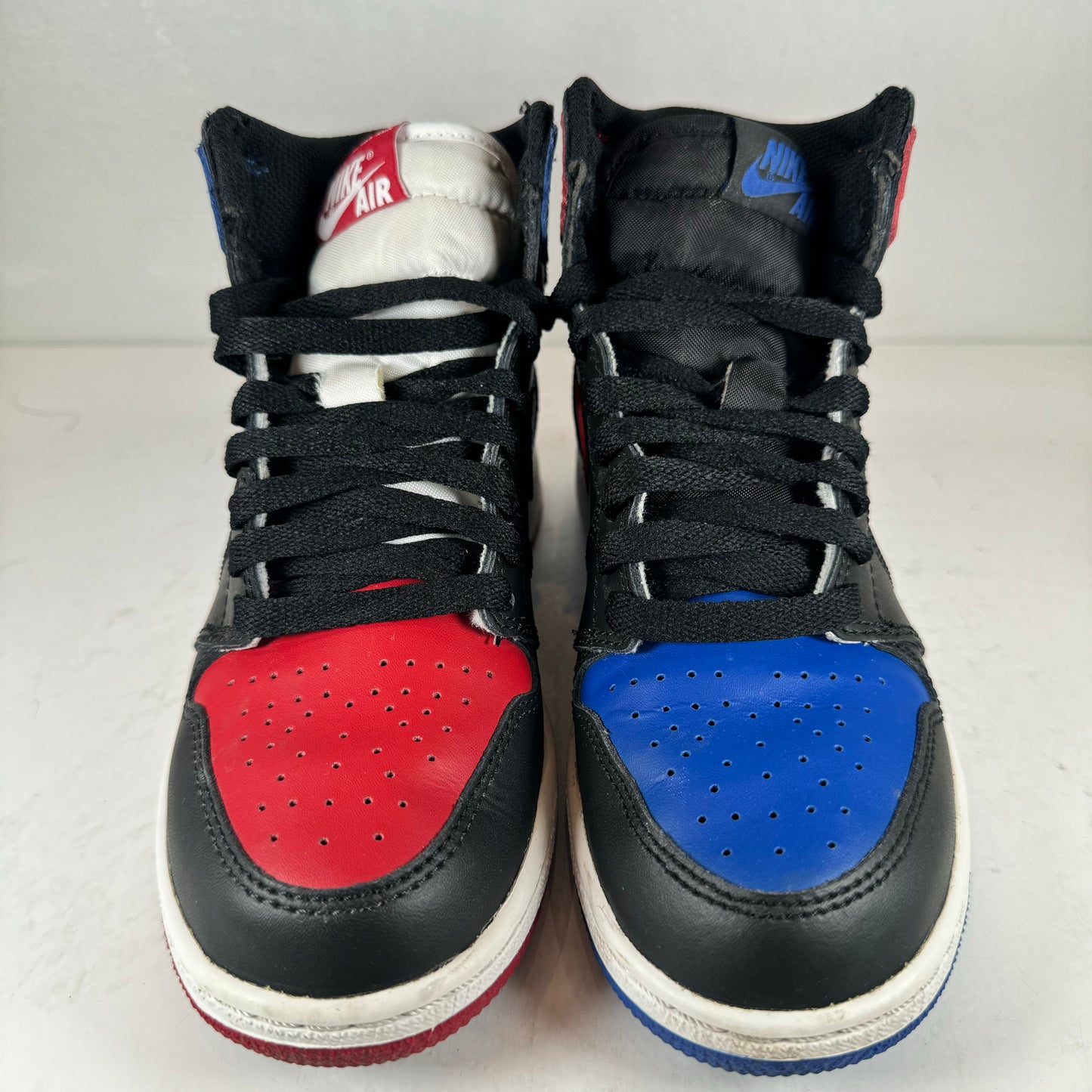 575441 026 Jordan 1 Retro Top 3 (GS) [USED] - 3.5 Y (Used)