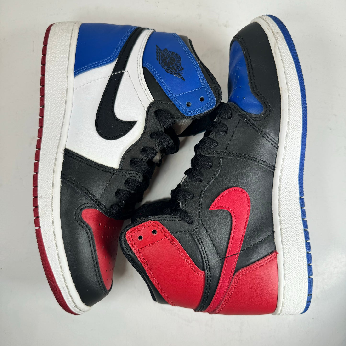 575441 026 Jordan 1 Retro Top 3 (GS) [USED] - 3.5 Y (Used)