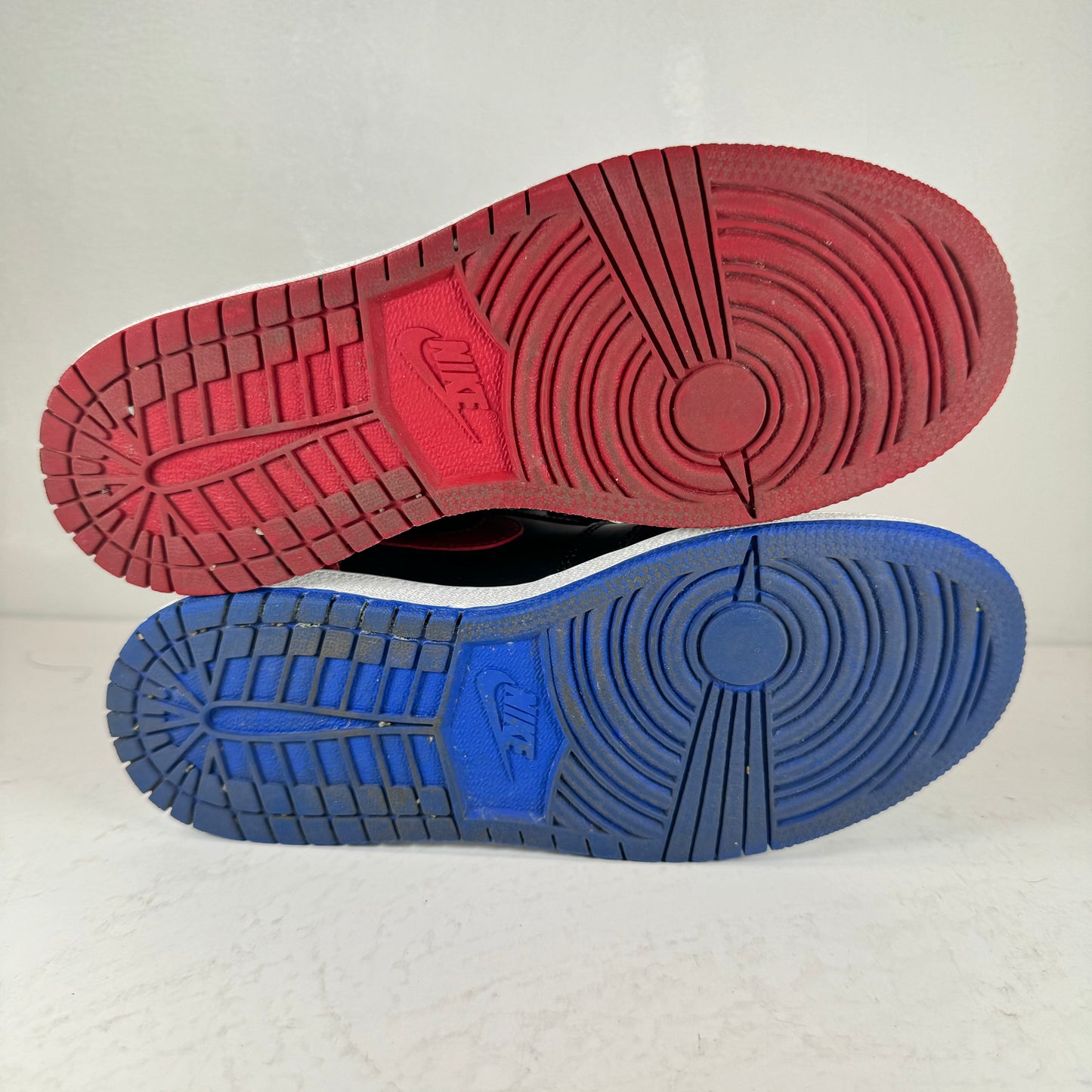 575441 026 Jordan 1 Retro Top 3 (GS) [USED] - 3.5 Y (Used)