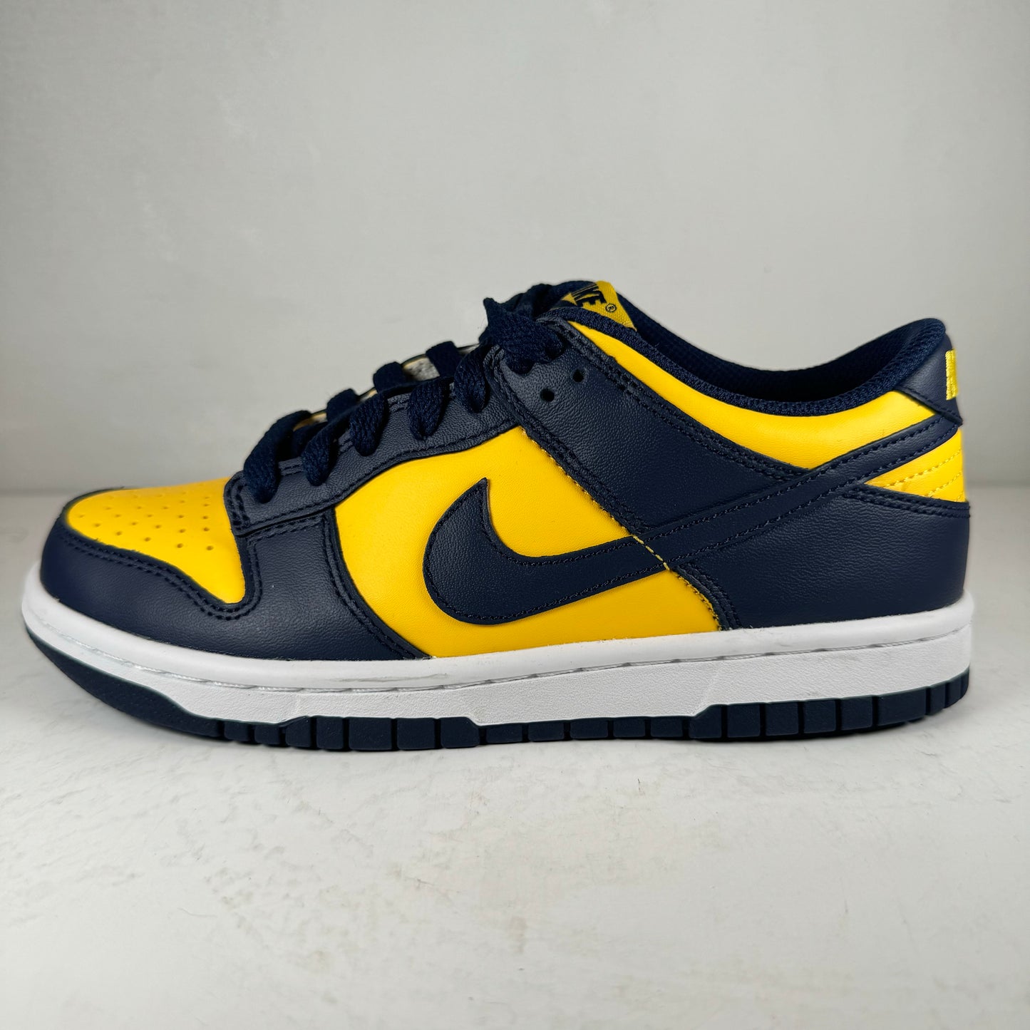 CW1590 700 Nike Dunk Low Michigan (2021) (GS) - 4 Y (Used)