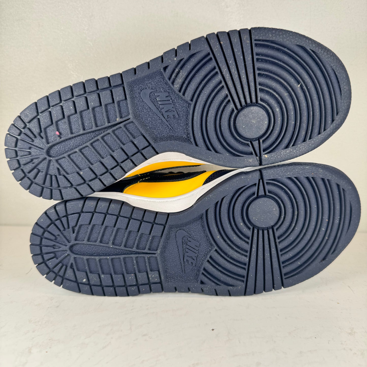 CW1590 700 Nike Dunk Low Michigan (2021) (GS) - 4 Y (Used)