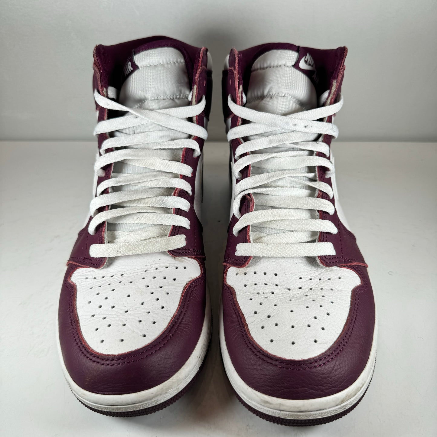 555088 611 Jordan 1 Retro High OG Bordeaux [USED] - 10.5 M (Used)