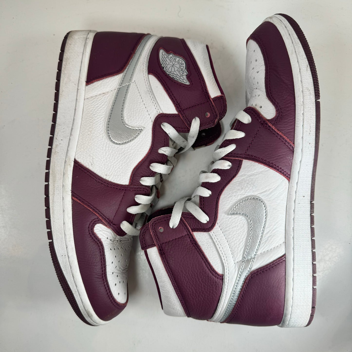 555088 611 Jordan 1 Retro High OG Bordeaux [USED] - 10.5 M (Used)