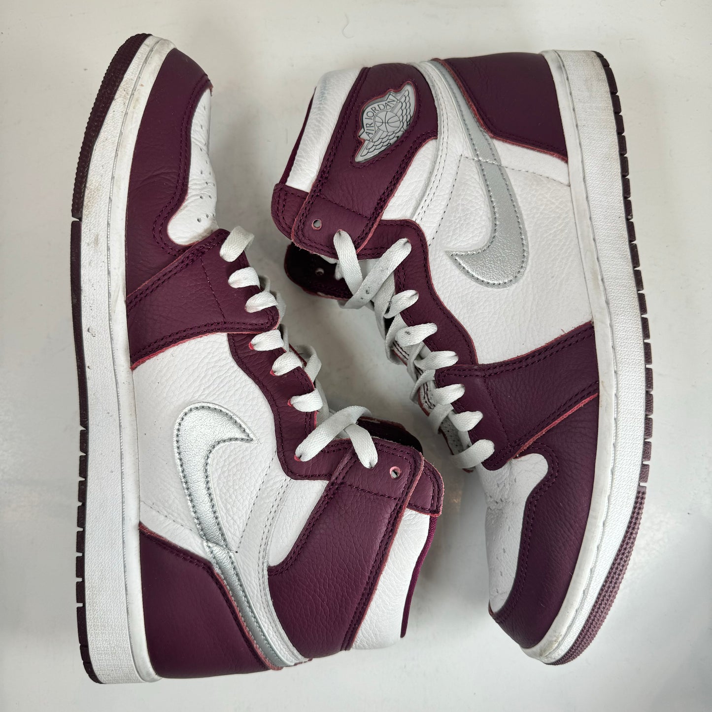 555088 611 Jordan 1 Retro High OG Bordeaux [USED] - 10.5 M (Used)