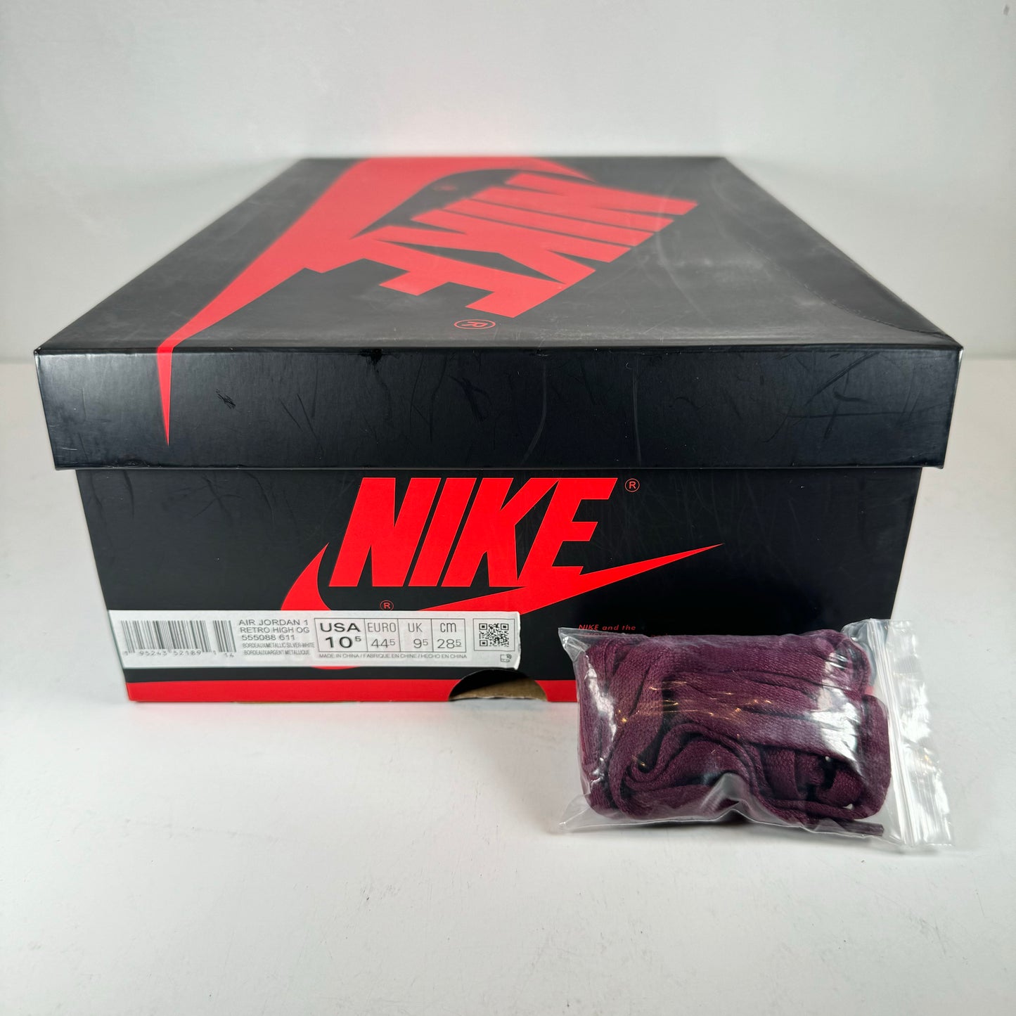 555088 611 Jordan 1 Retro High OG Bordeaux [USED] - 10.5 M (Used)