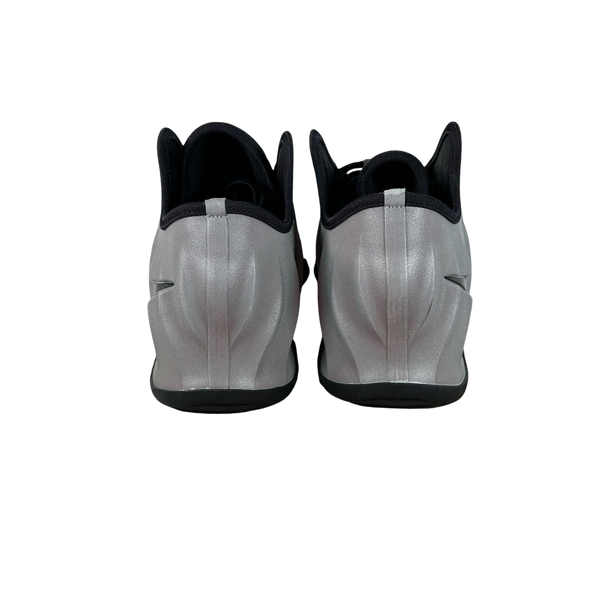 FZ5590 002 Nike GT Future Metallic Silver [Used] - 9.5 M (Used2)