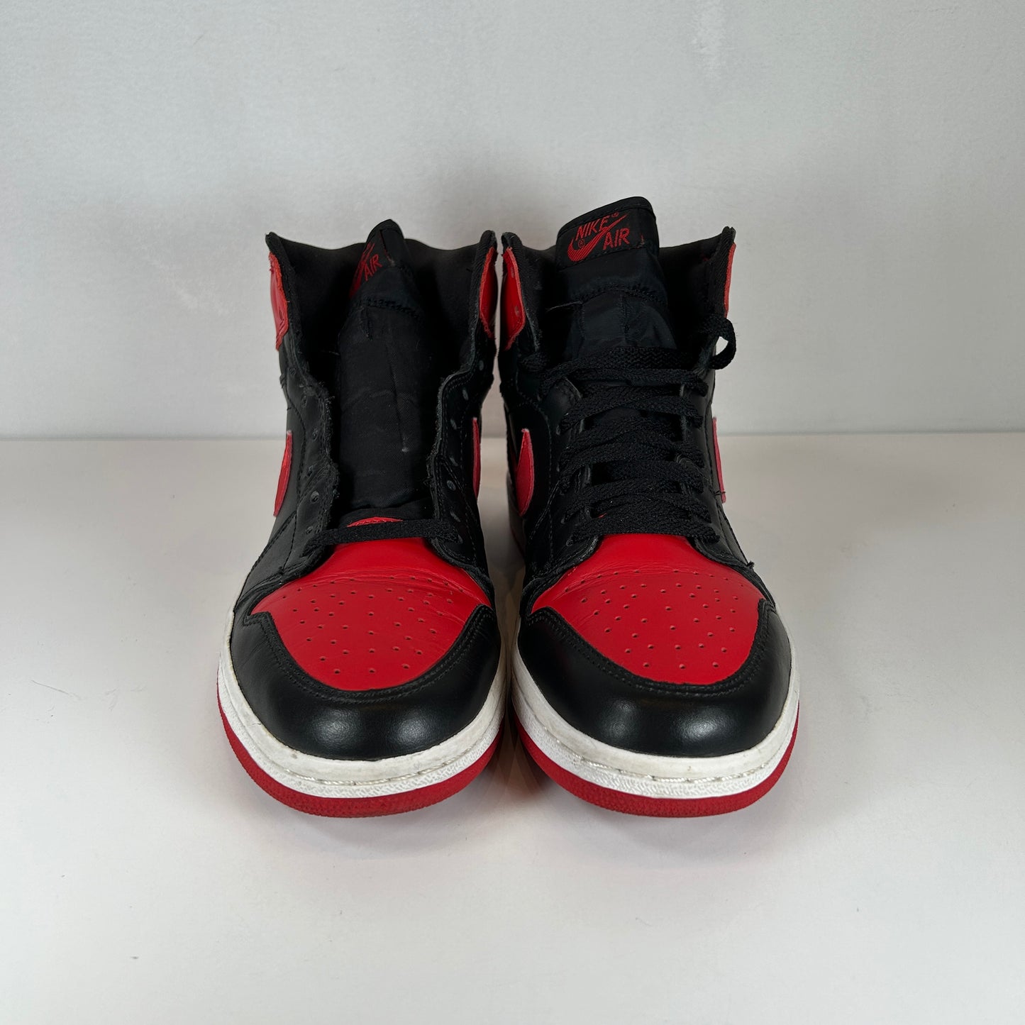 136066 061 Jordan 1 Retro Bred (2001) [USED] - 9 M (Used)