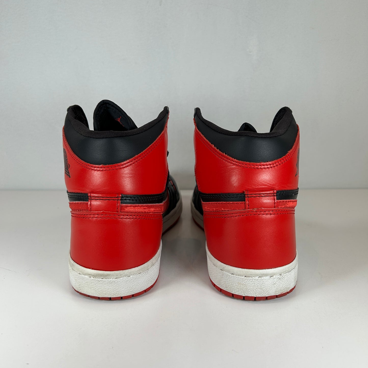 136066 061 Jordan 1 Retro Bred (2001) [USED] - 9 M (Used)