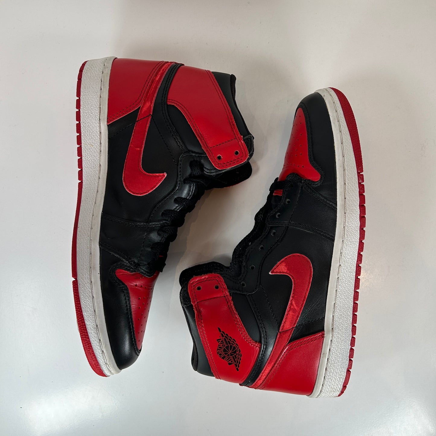 136066 061 Jordan 1 Retro Bred (2001) [USED] - 9 M (Used)