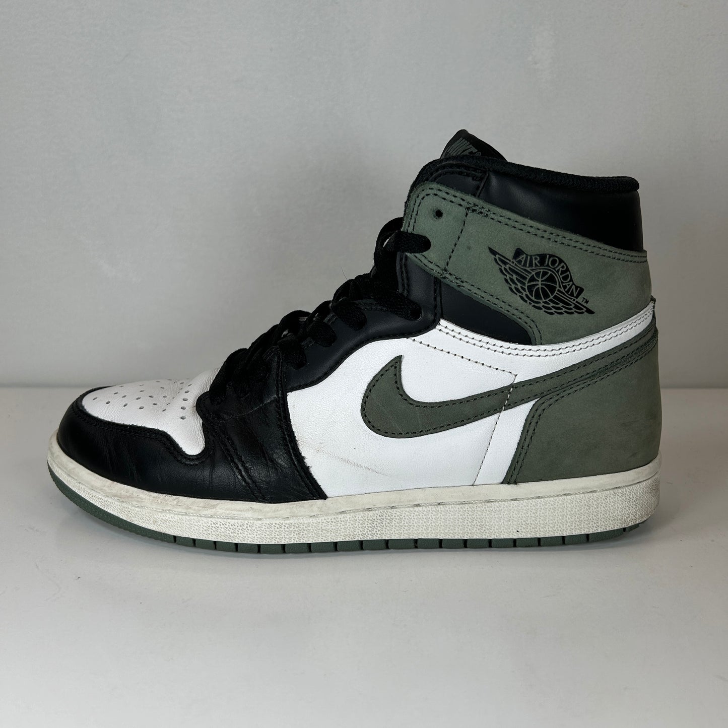 555088 135 Jordan 1 Clay Green [USED] - 8 M (Used)