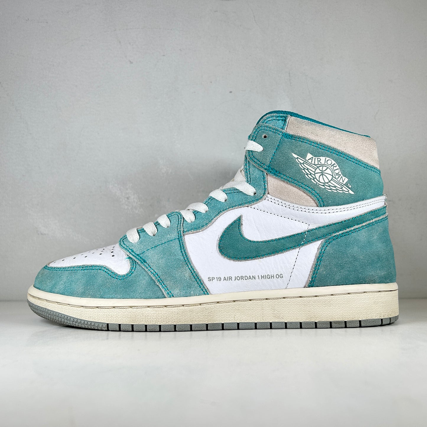 555088 311 Jordan 1 Retro High Turbo Green [USED] - 10 M (Used) (No Box)