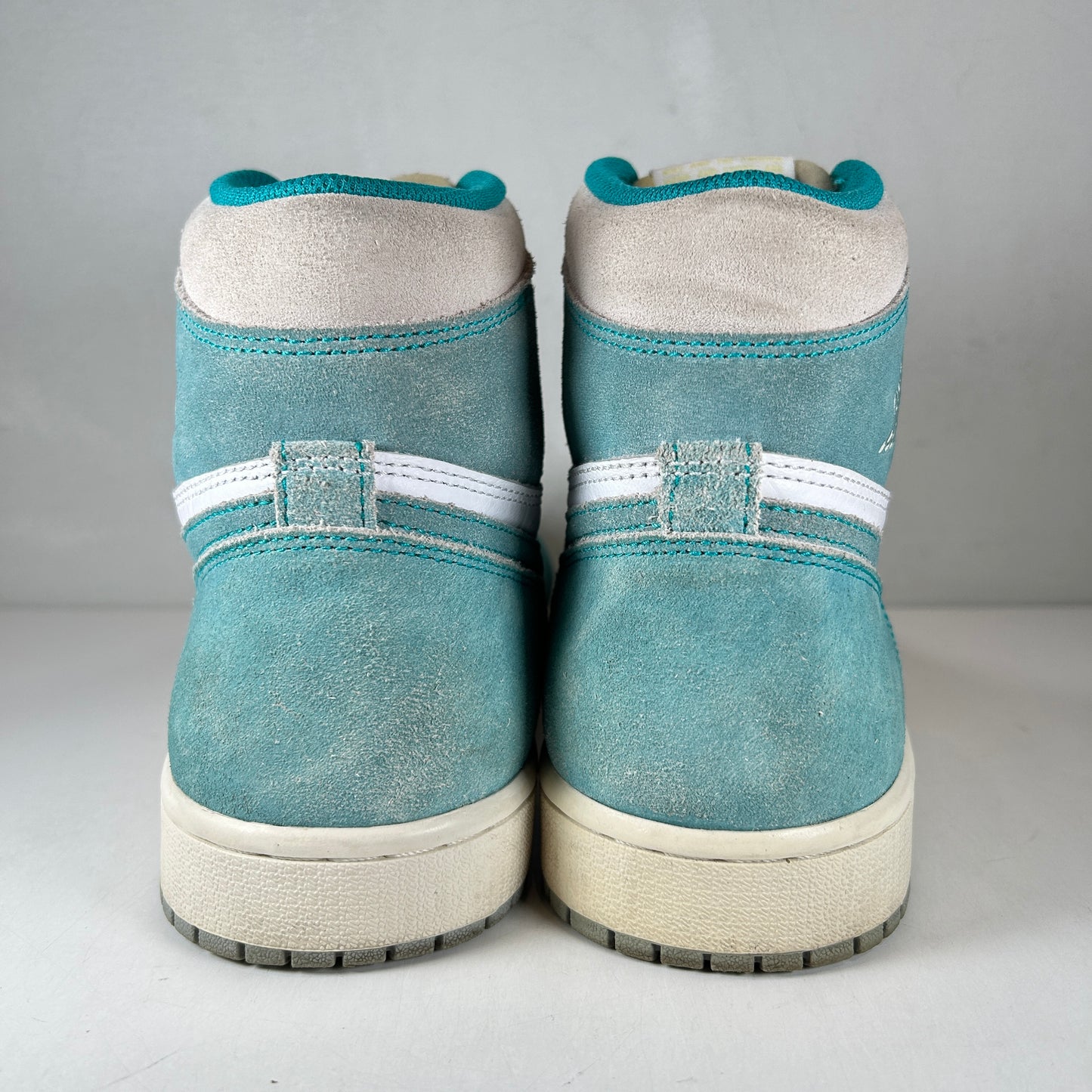 555088 311 Jordan 1 Retro High Turbo Green [USED] - 10 M (Used) (Replace Box)