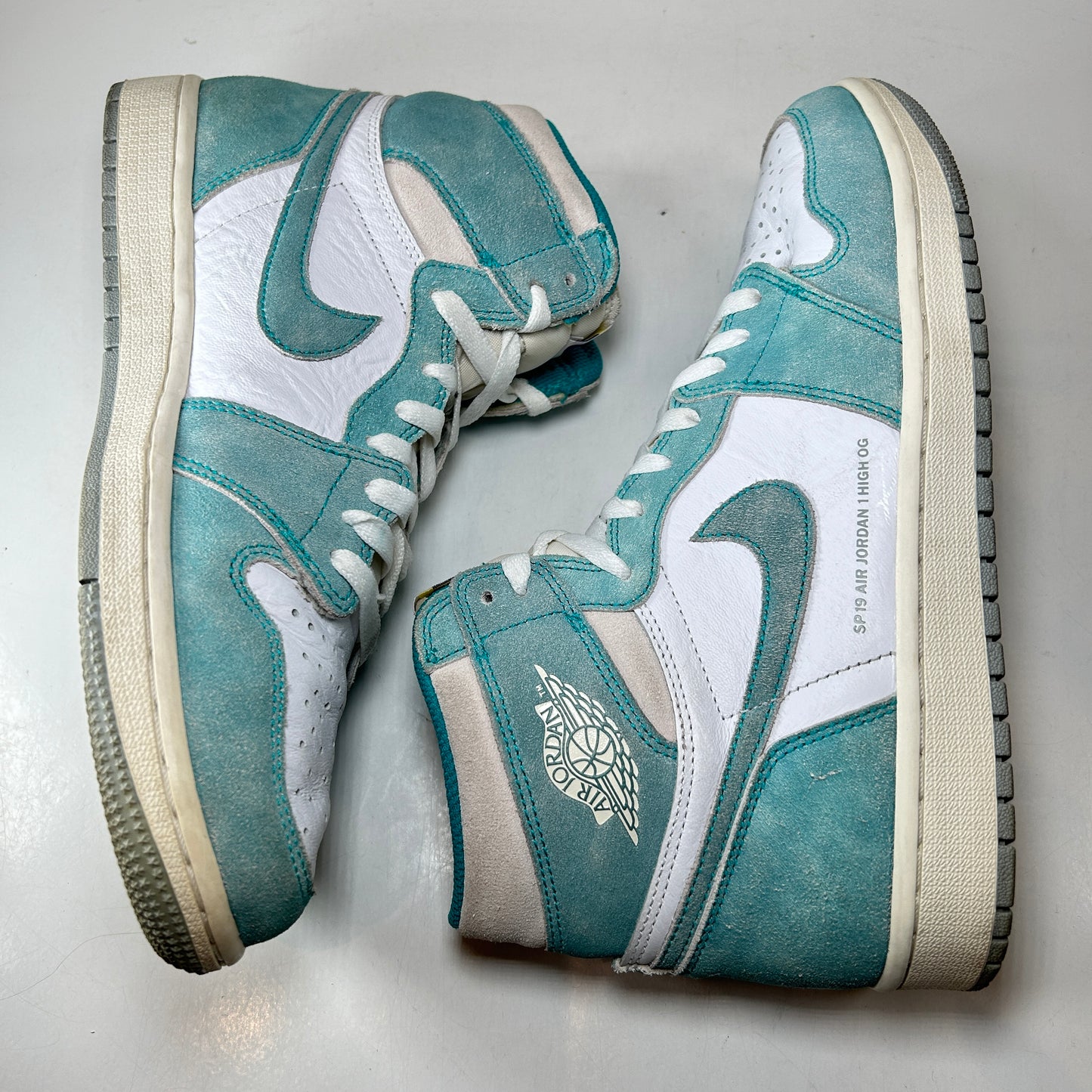 555088 311 Jordan 1 Retro High Turbo Green [USED] - 10 M (Used) (Replace Box)