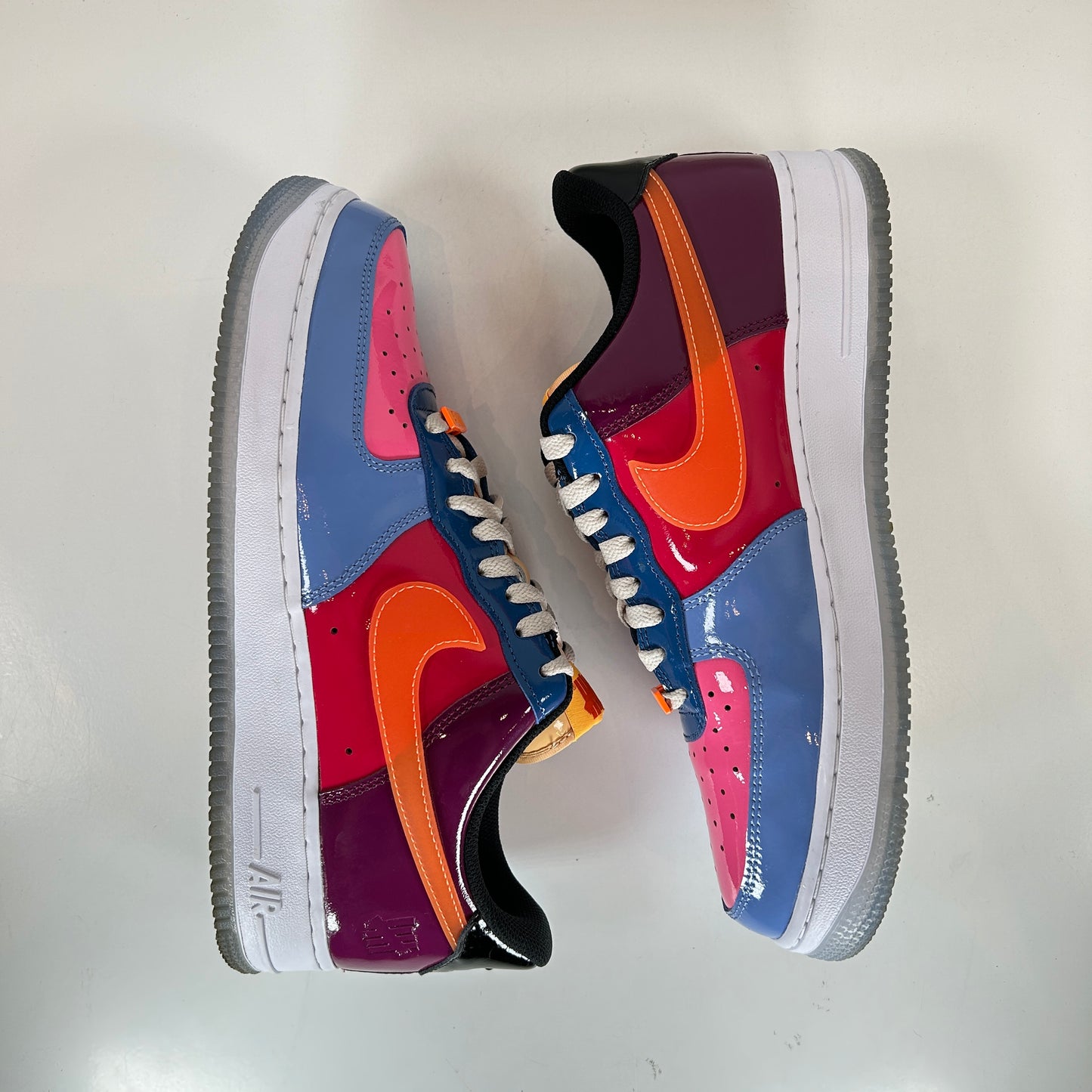 DV5255 400 Nike Air Force 1 Low SP UNDFTD Patente múltiple