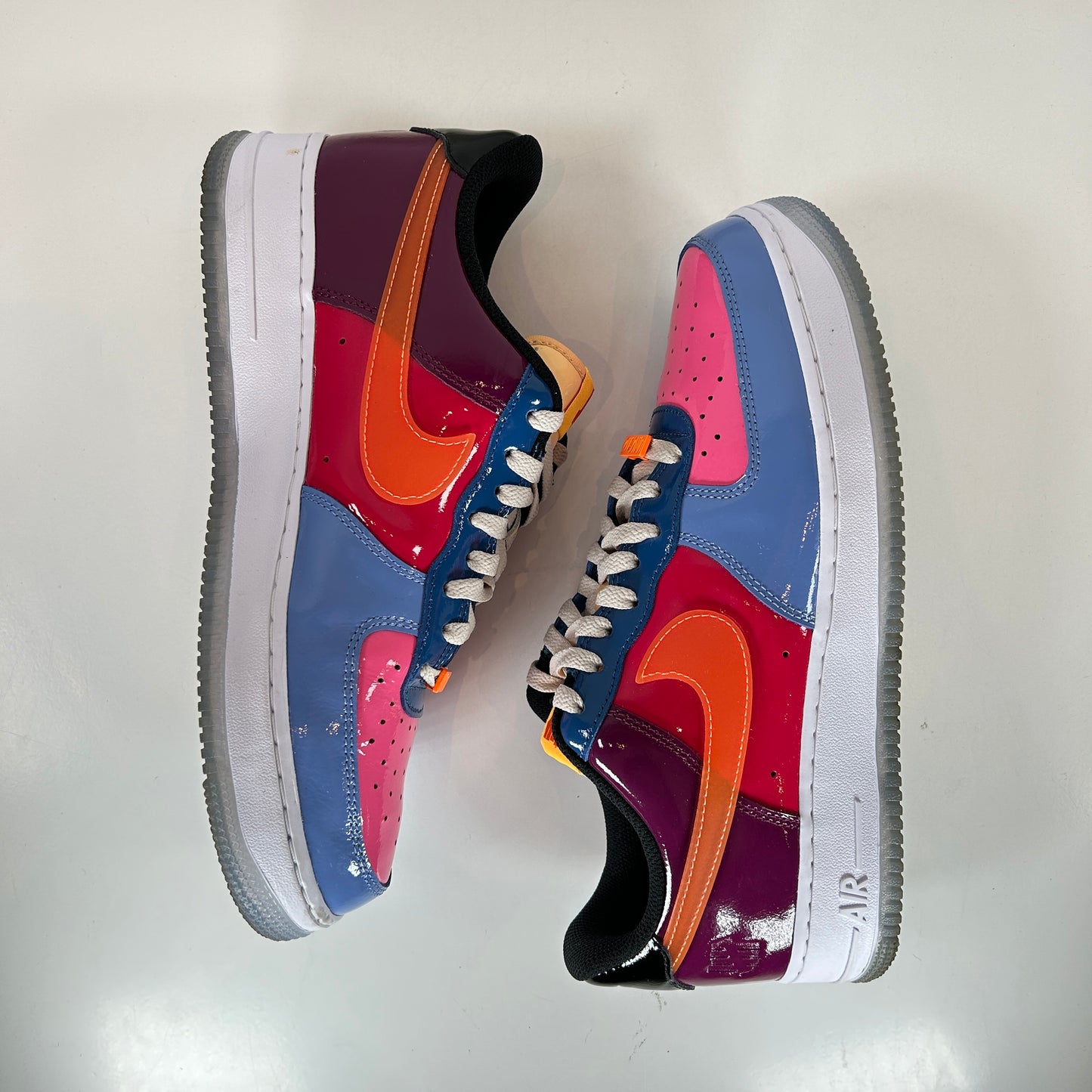 DV5255 400 Nike Air Force 1 Low SP UNDFTD Patente múltiple