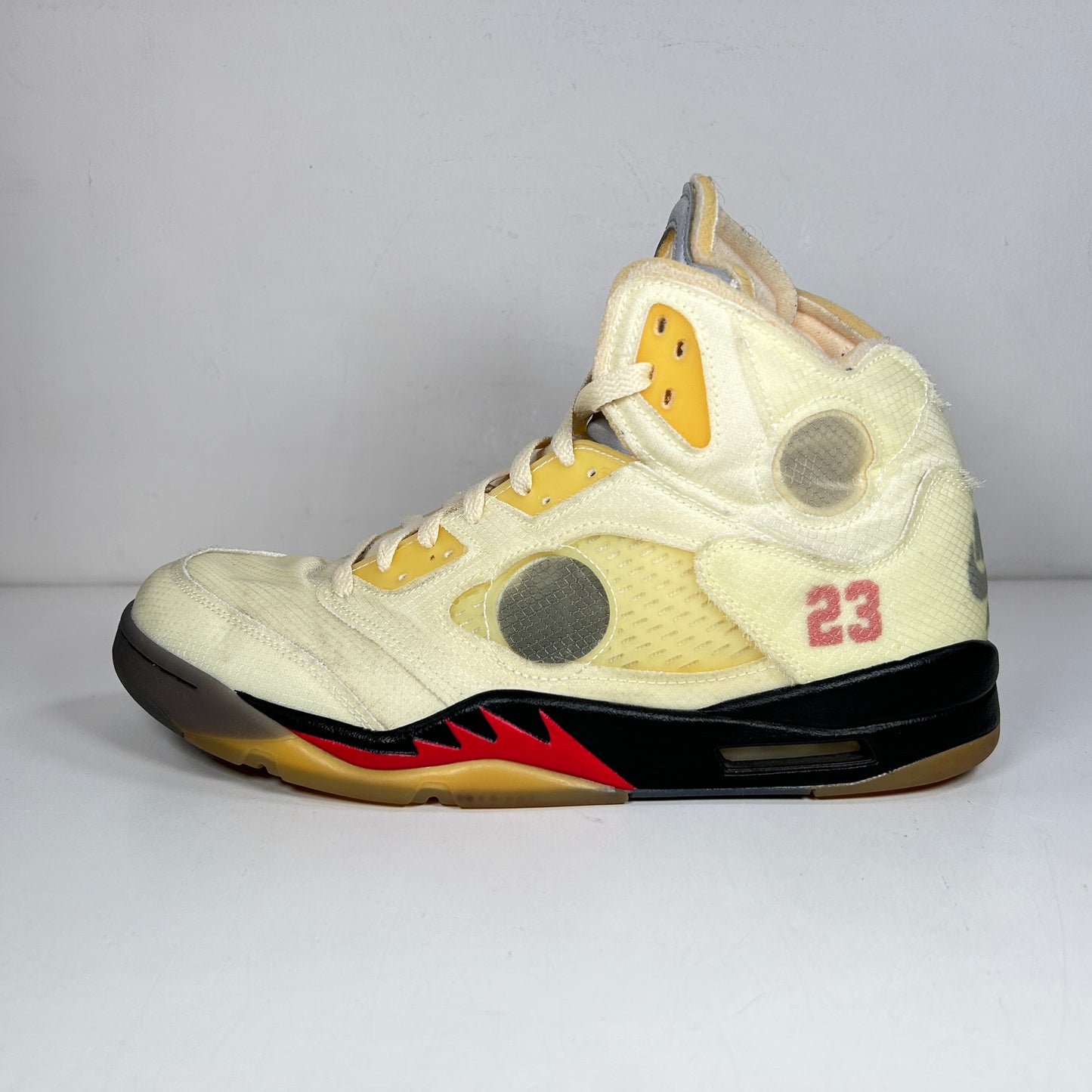 DH8565 100 Jordan 5 Off-White Sail [USED] - 13 M (Used)