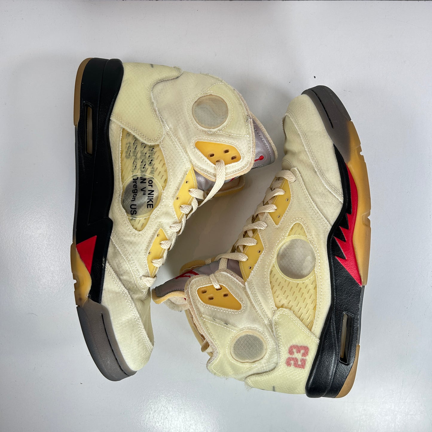 DH8565 100 Jordan 5 Off-White Sail [USED] - 13 M (Used)