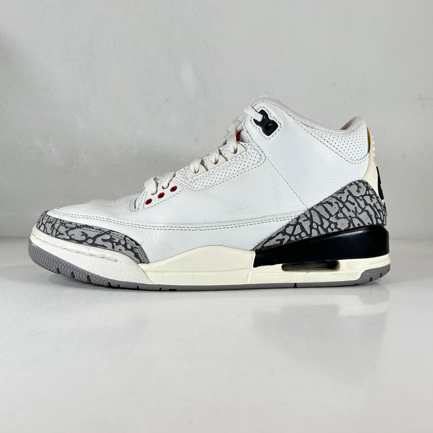 DN3707 100 Jordan 3 Retro White Cement Reimagined [USED] - 8 M (Used2)