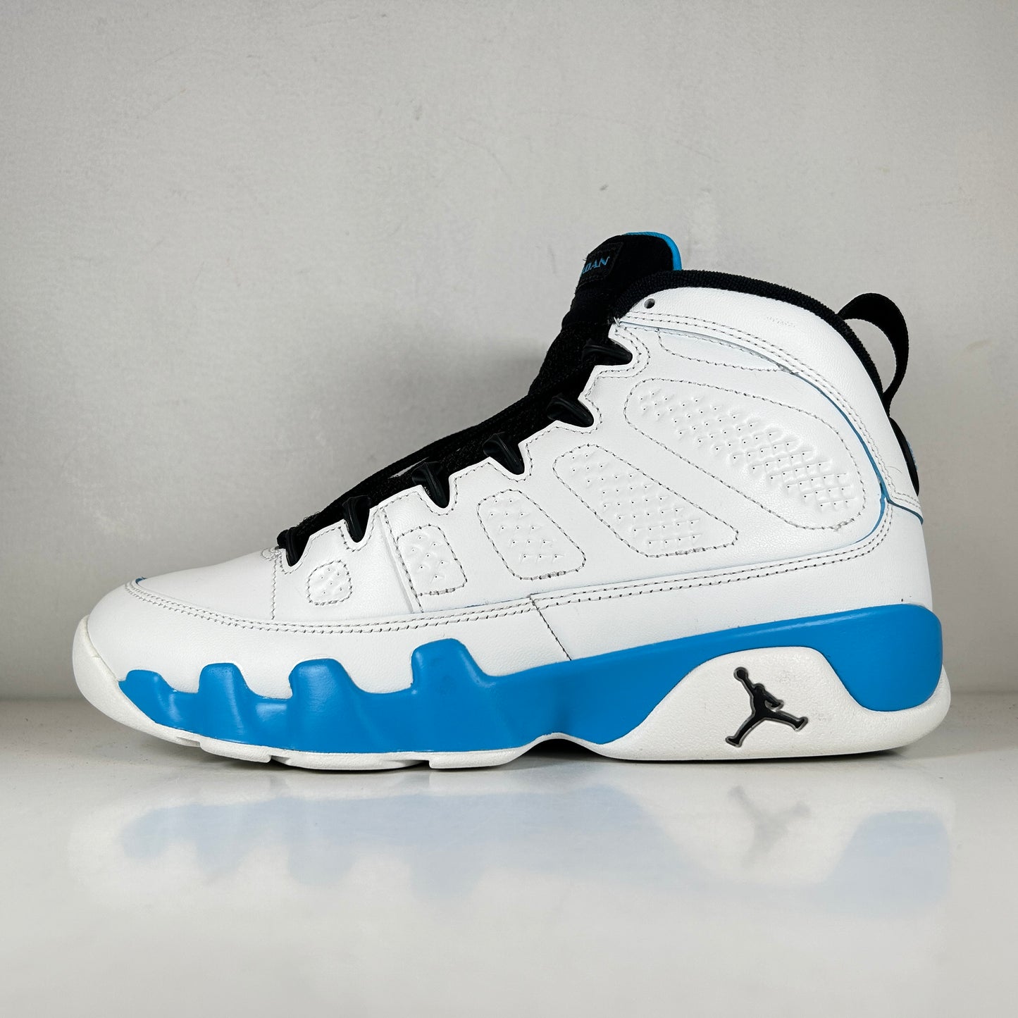 FQ8992 101 Jordan 9 Retro Powder Blue (2024) [USED] - 8 M (Used)