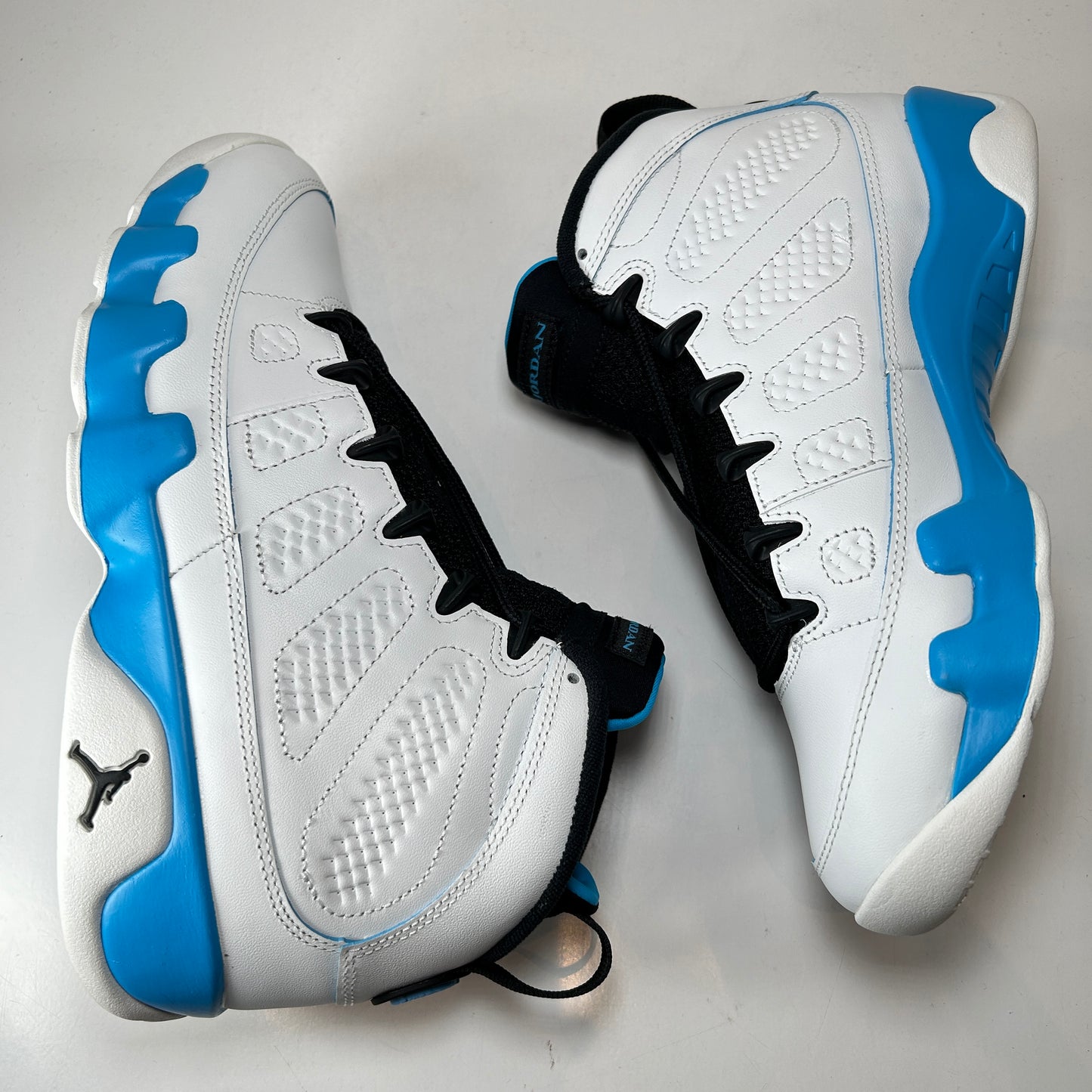 FQ8992 101 Jordan 9 Retro Powder Blue (2024) [USED] - 8 M (Used)