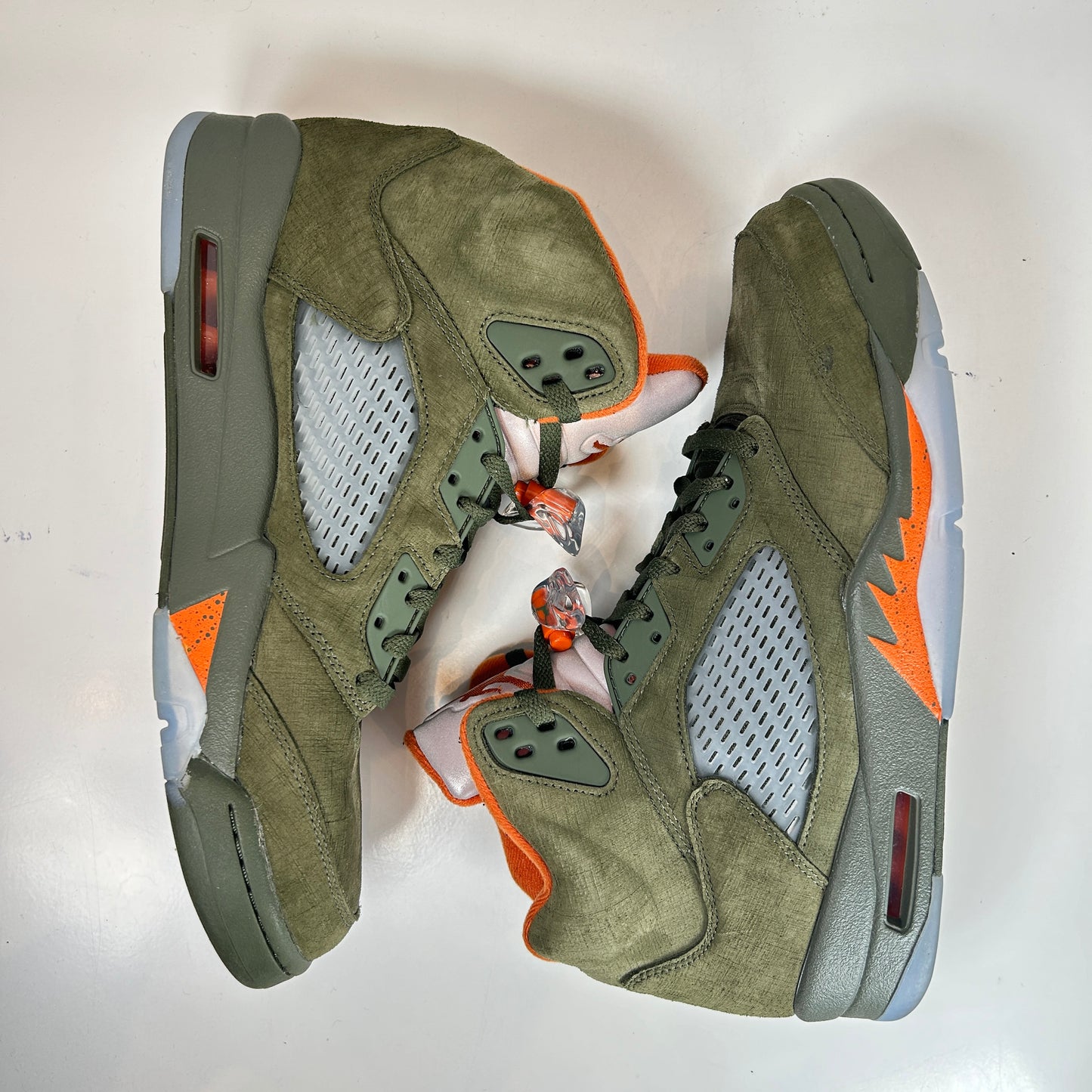 DD0587 308 Jordan 5 Retro Olive (2024) [USED] - 12 M (Used)