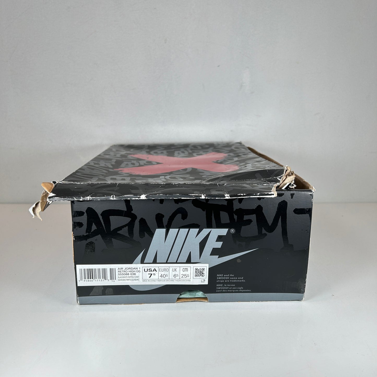 555088 036 Jordan 1 Retro High OG Rebellionaire [USED] - 7.5 M (Used)