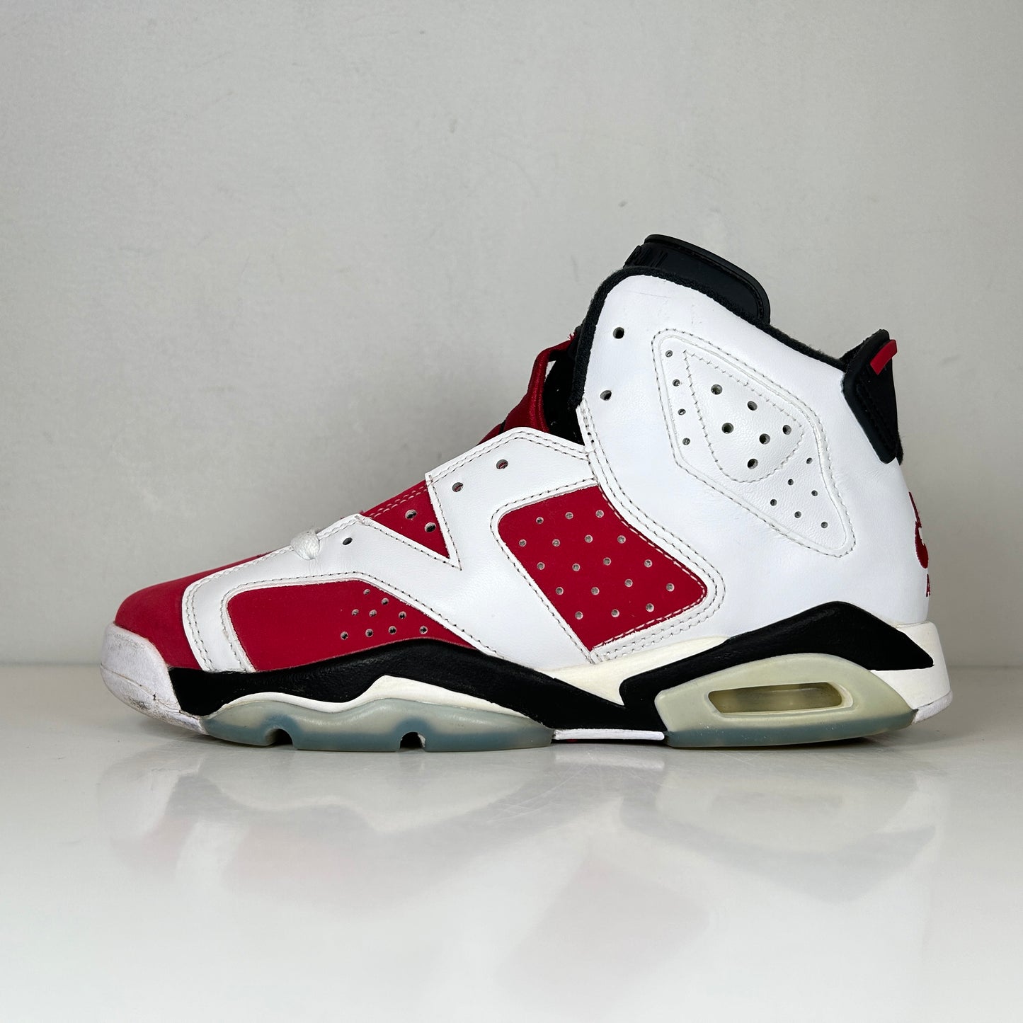 384665 106 Jordan 6 Retro Carmine (2021) (GS) [USED] - 6 Y (Used)
