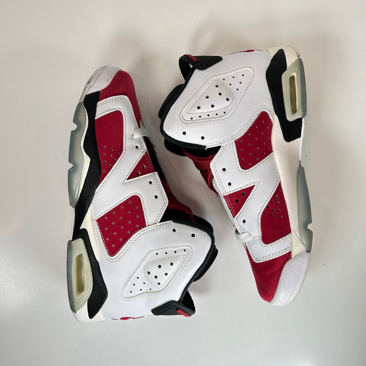 384665 106 Jordan 6 Retro Carmine (2021) (GS) [USED] - 6 Y (Used)