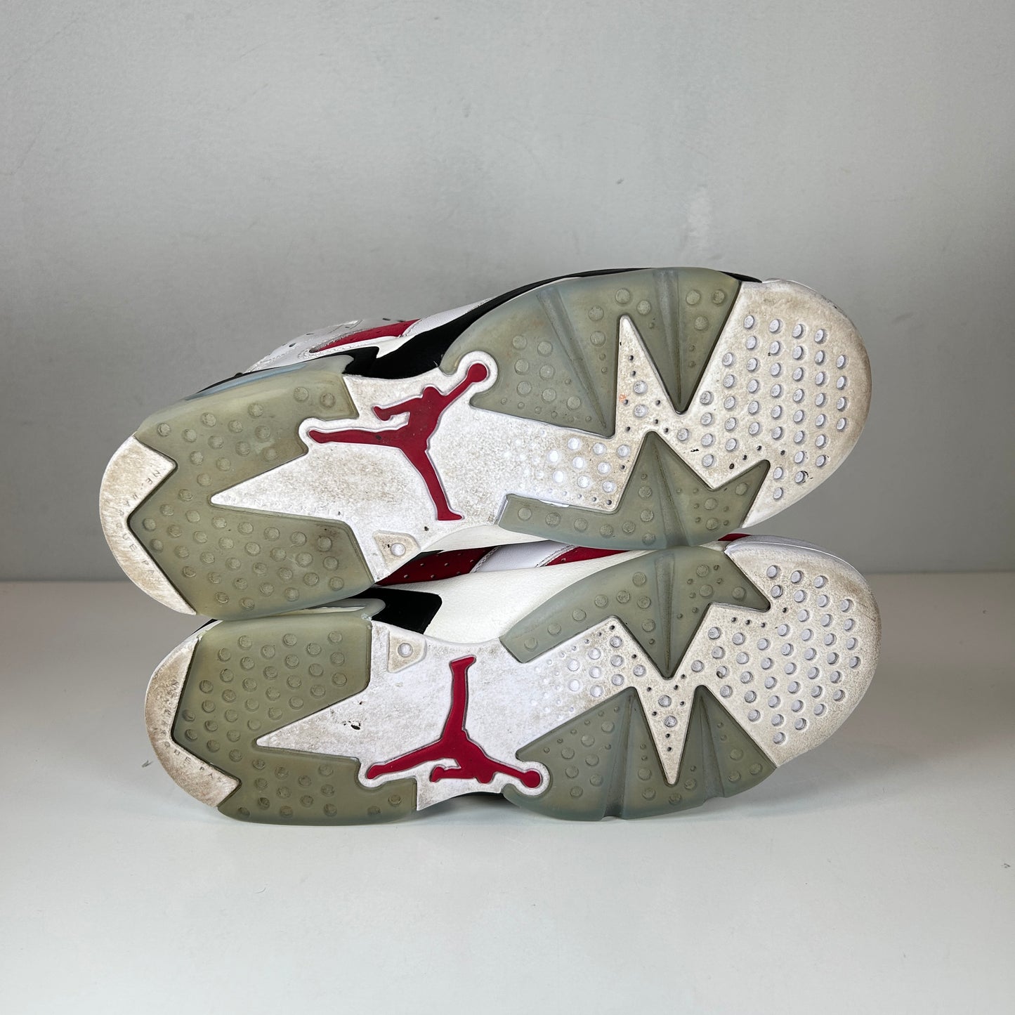 384665 106 Jordan 6 Retro Carmine (2021) (GS) [USED] - 6 Y (Used)
