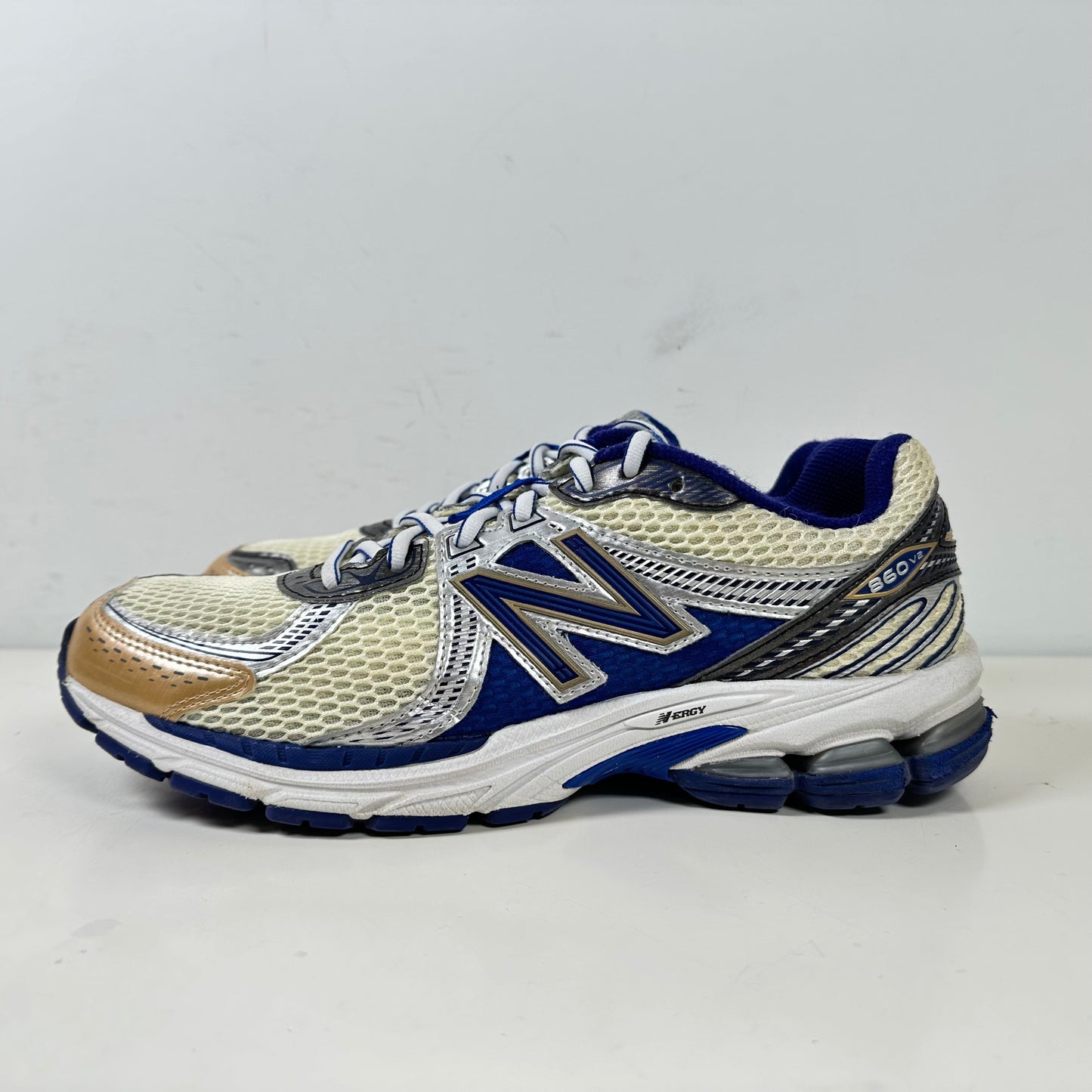 ML860AM2 New Balance 860v2 Aime León Doré Azul
