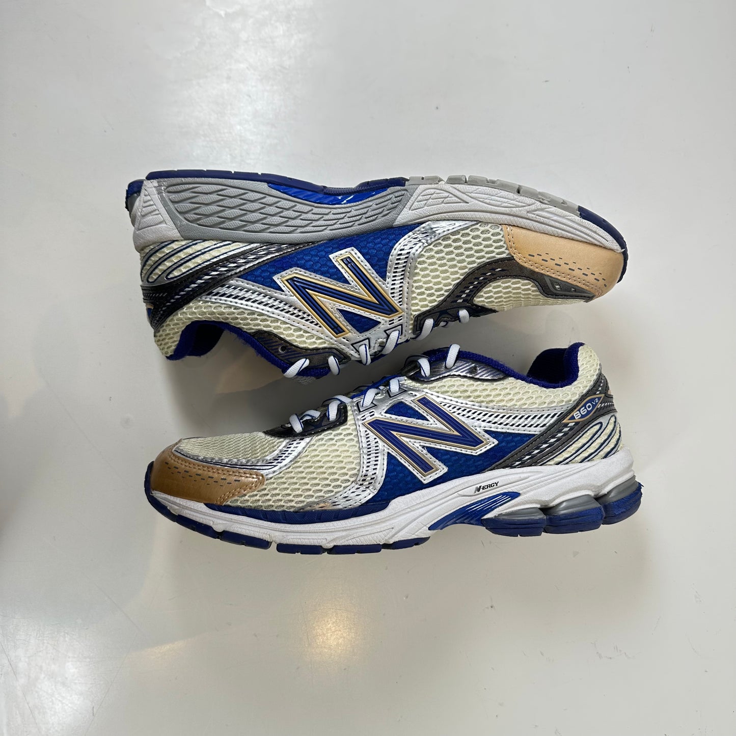 ML860AM2 New Balance 860v2 Aime León Doré Azul