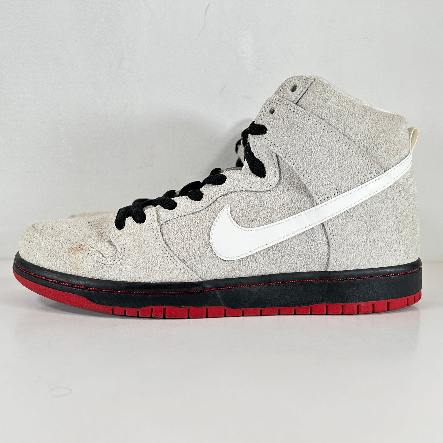 881758 110 Nike SB Dunk High Lobo con piel de oveja