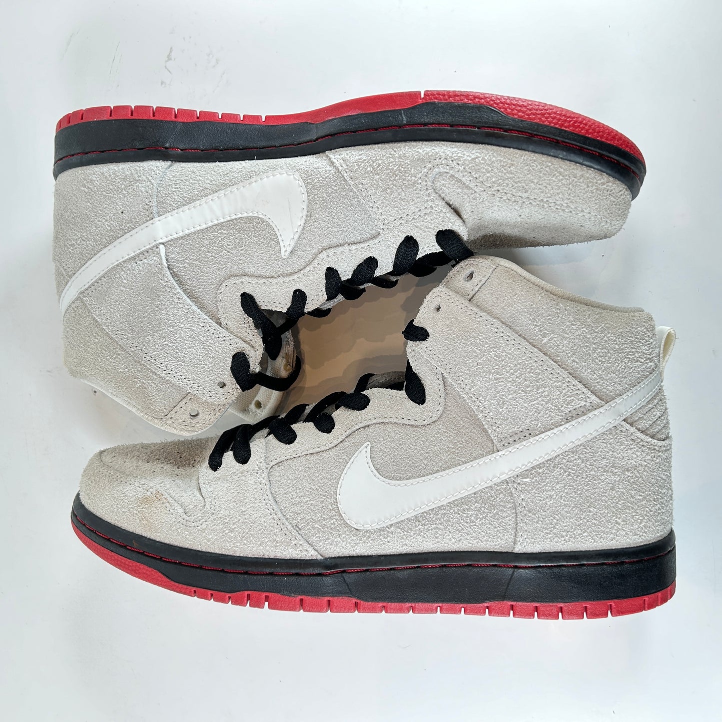 881758 110 Nike SB Dunk High Lobo con piel de oveja