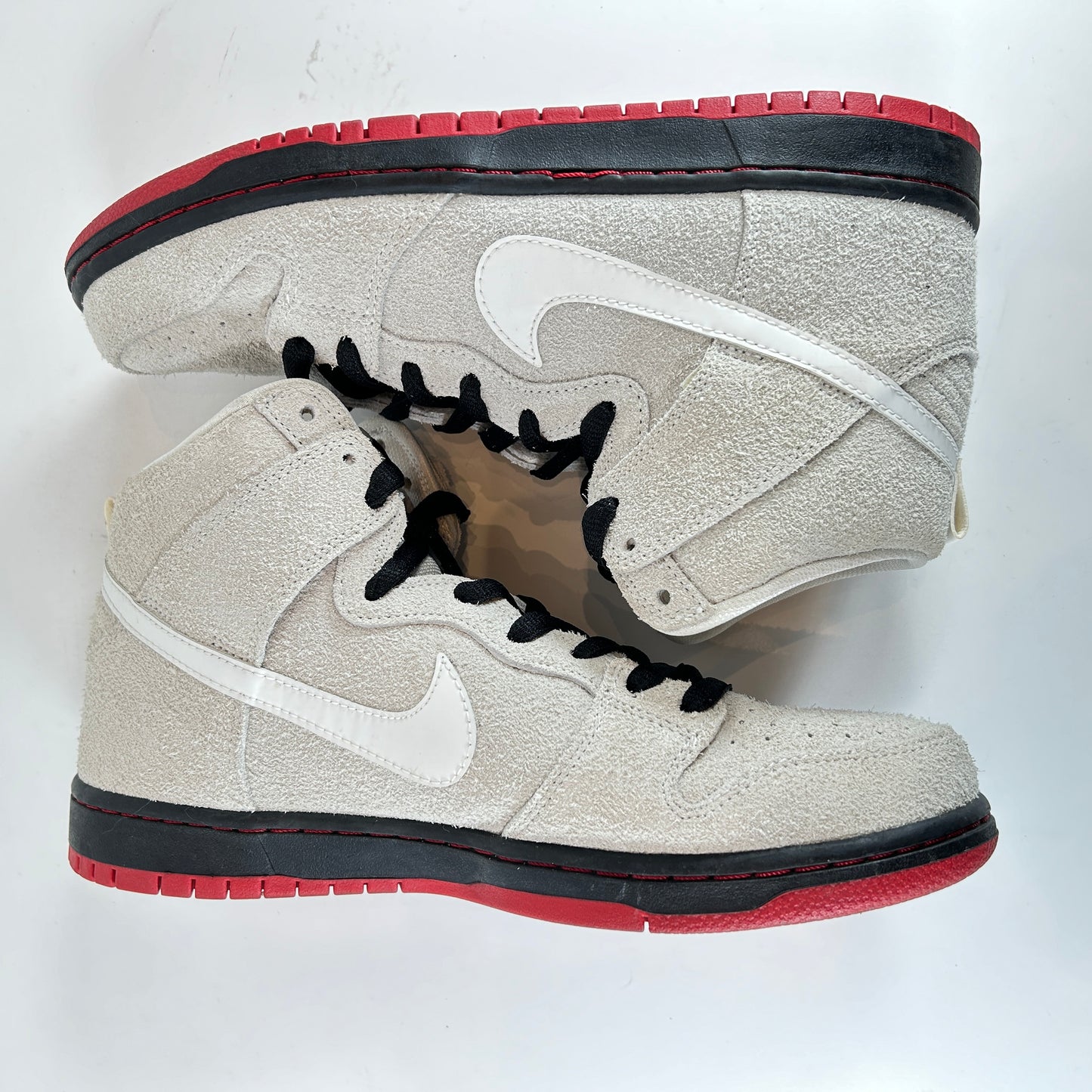 881758 110 Nike SB Dunk High Lobo con piel de oveja