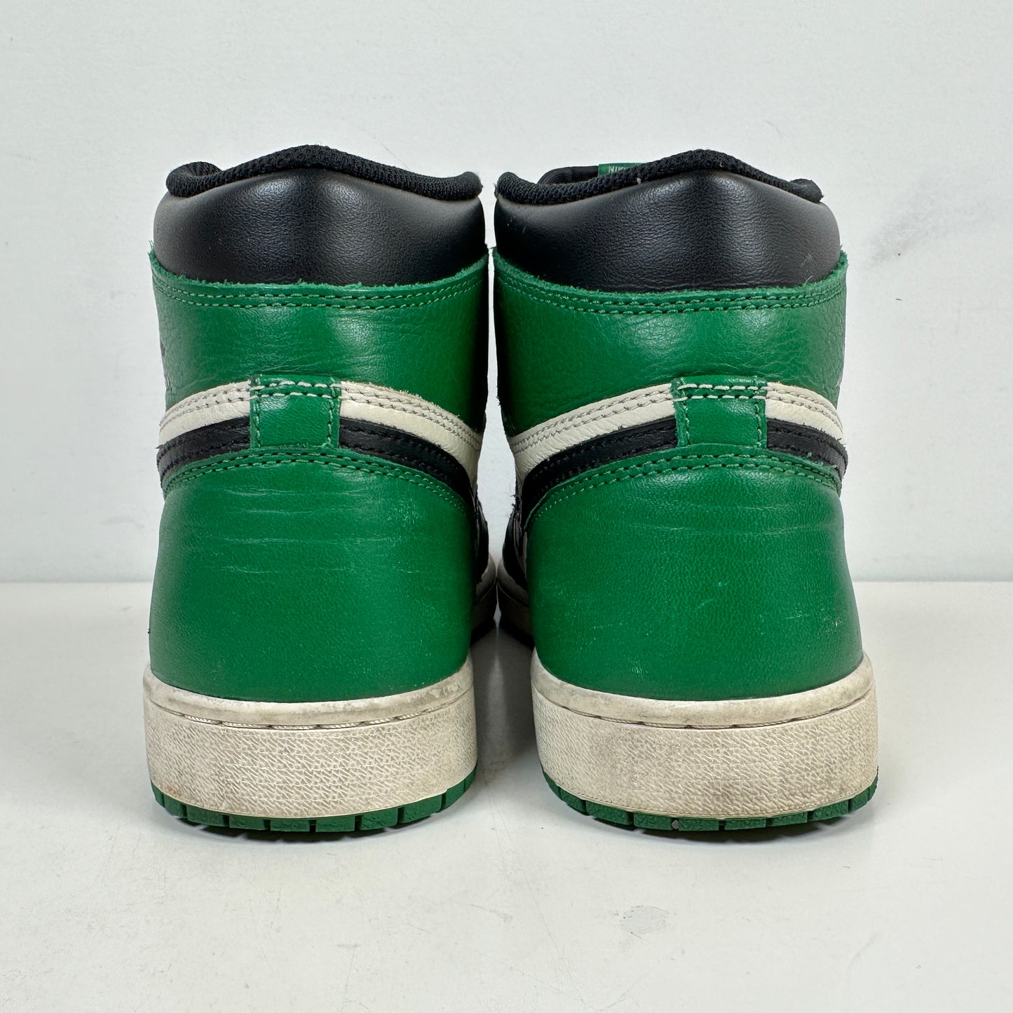 555088 302 Jordan 1 Retro High Pine Green [USED] - 8.5 M (Used) (No Box)