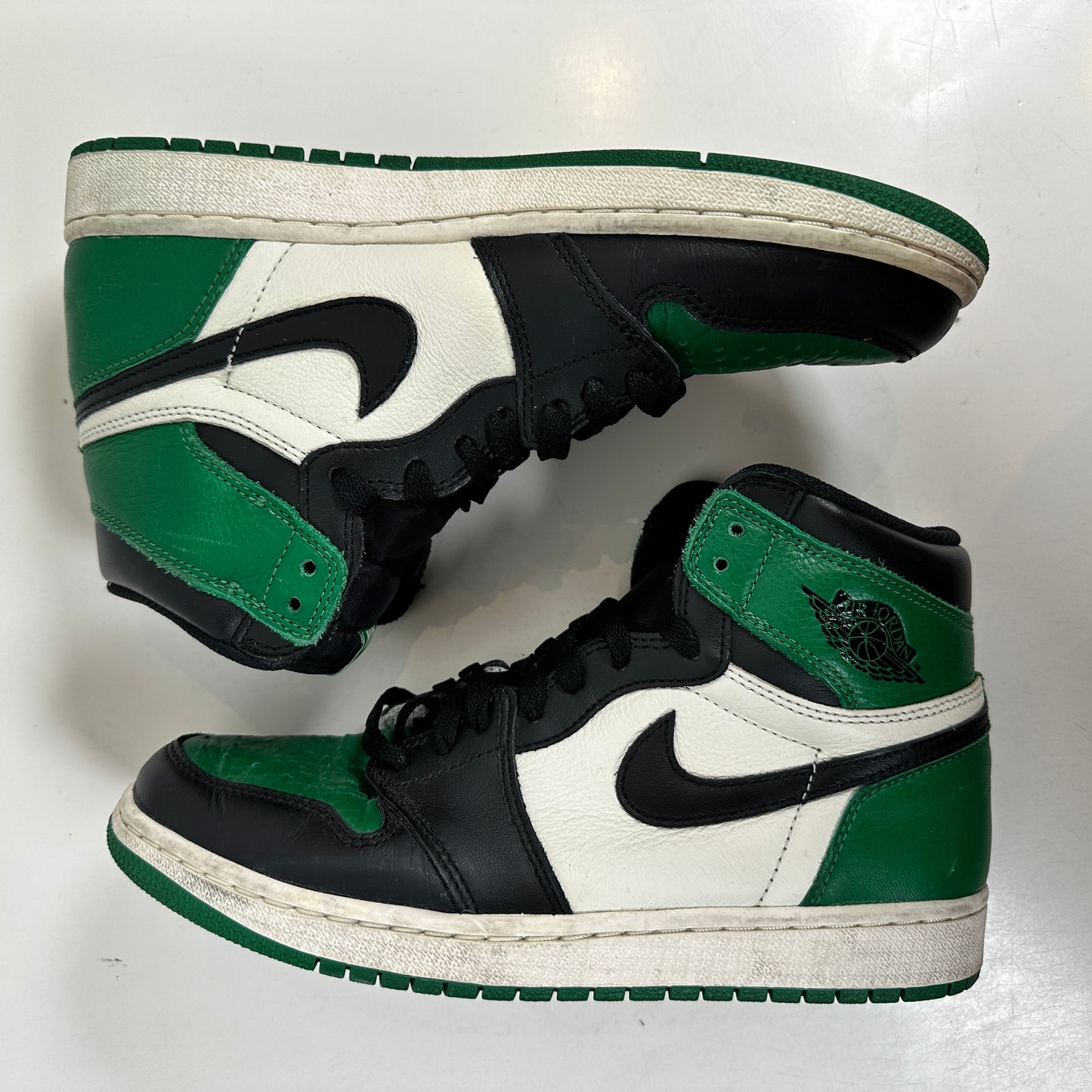 555088 302 Jordan 1 Retro High Pine Green [USED] - 8.5 M (Used) (No Box)