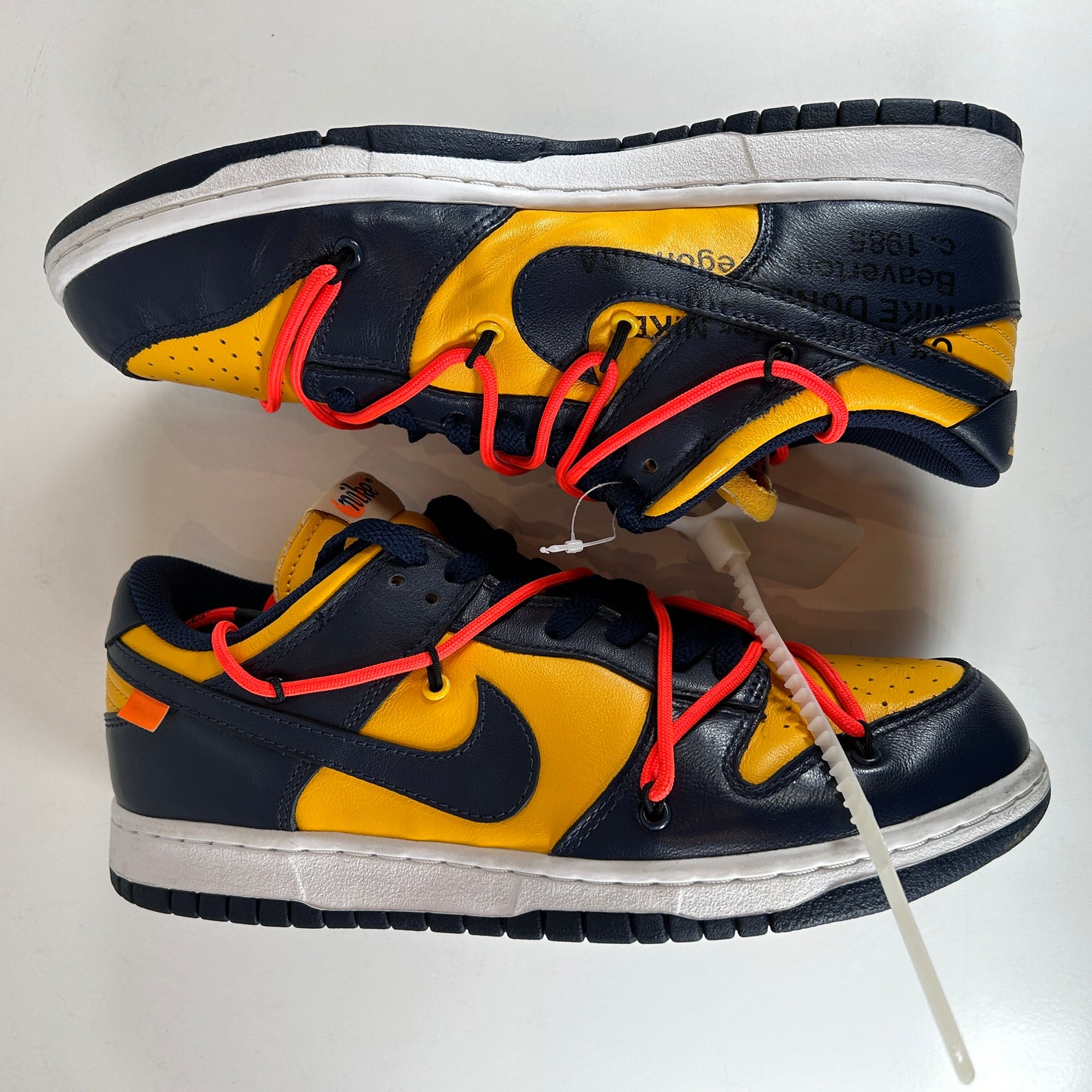 CT0856 700 Dunk Low Off-White University Gold [USED] - 8.5 M (Used) (No Box)