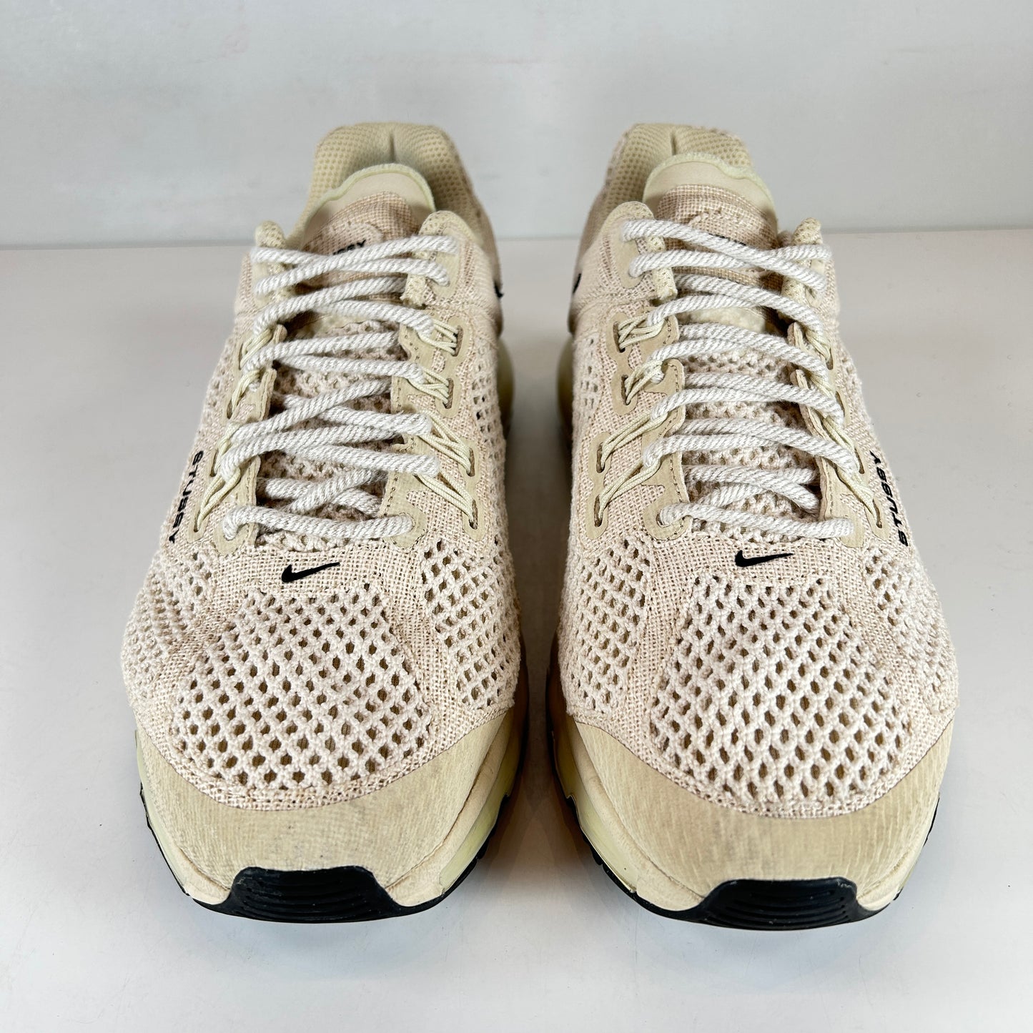 DM6447 200 Nike Air Max 2013 Stussy Fossil [USED] - 10 M (Used)