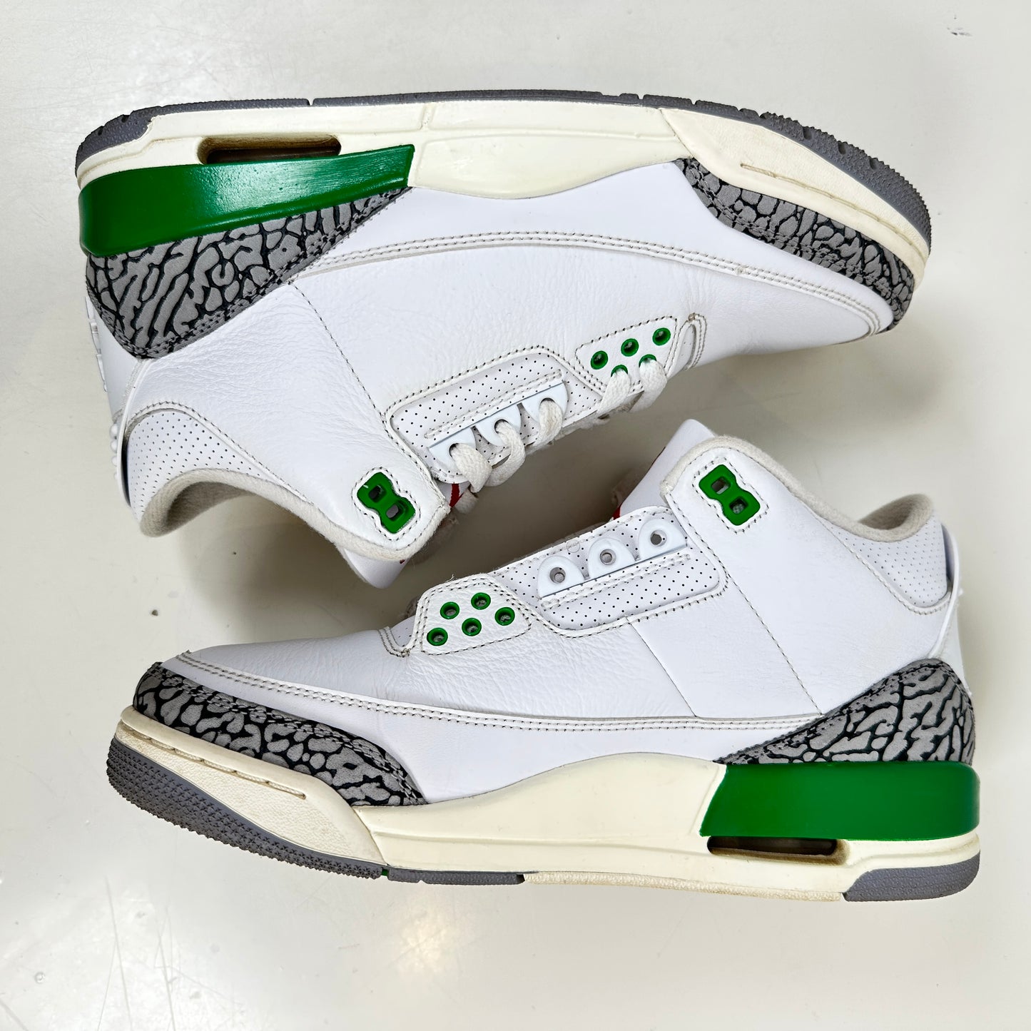 CK9246 136 Jordan 3 Retro Lucky Green (W) [USED] - 9.5 W (Used)