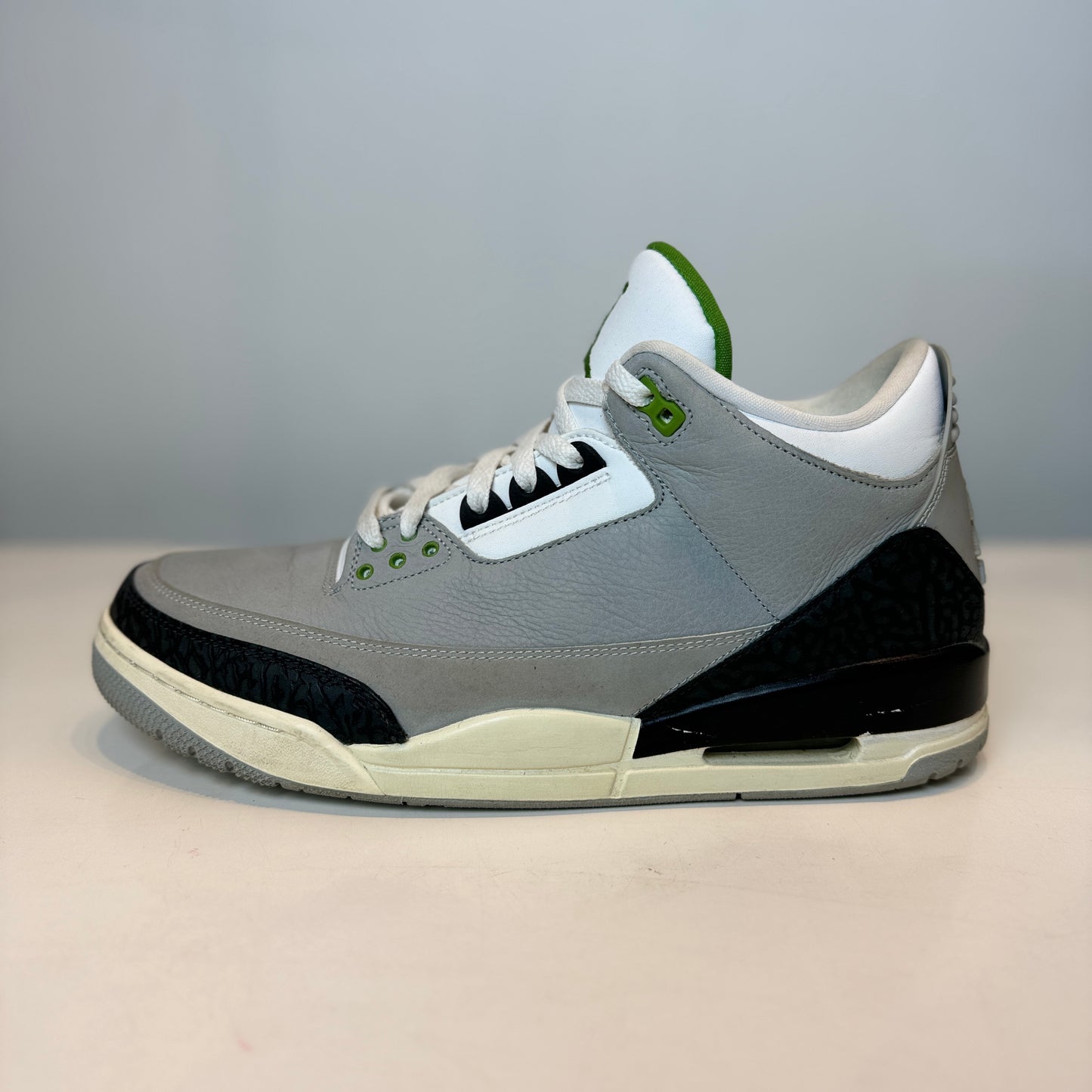 136064 006 Jordan 3 Retro Clorofila