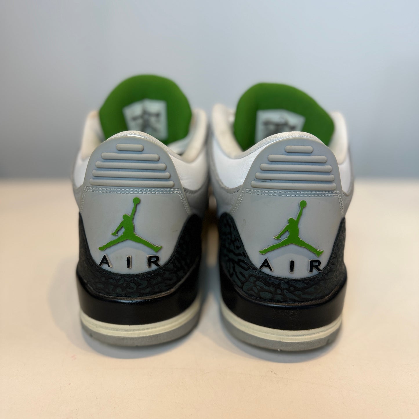 136064 006 Jordan 3 Retro Clorofila